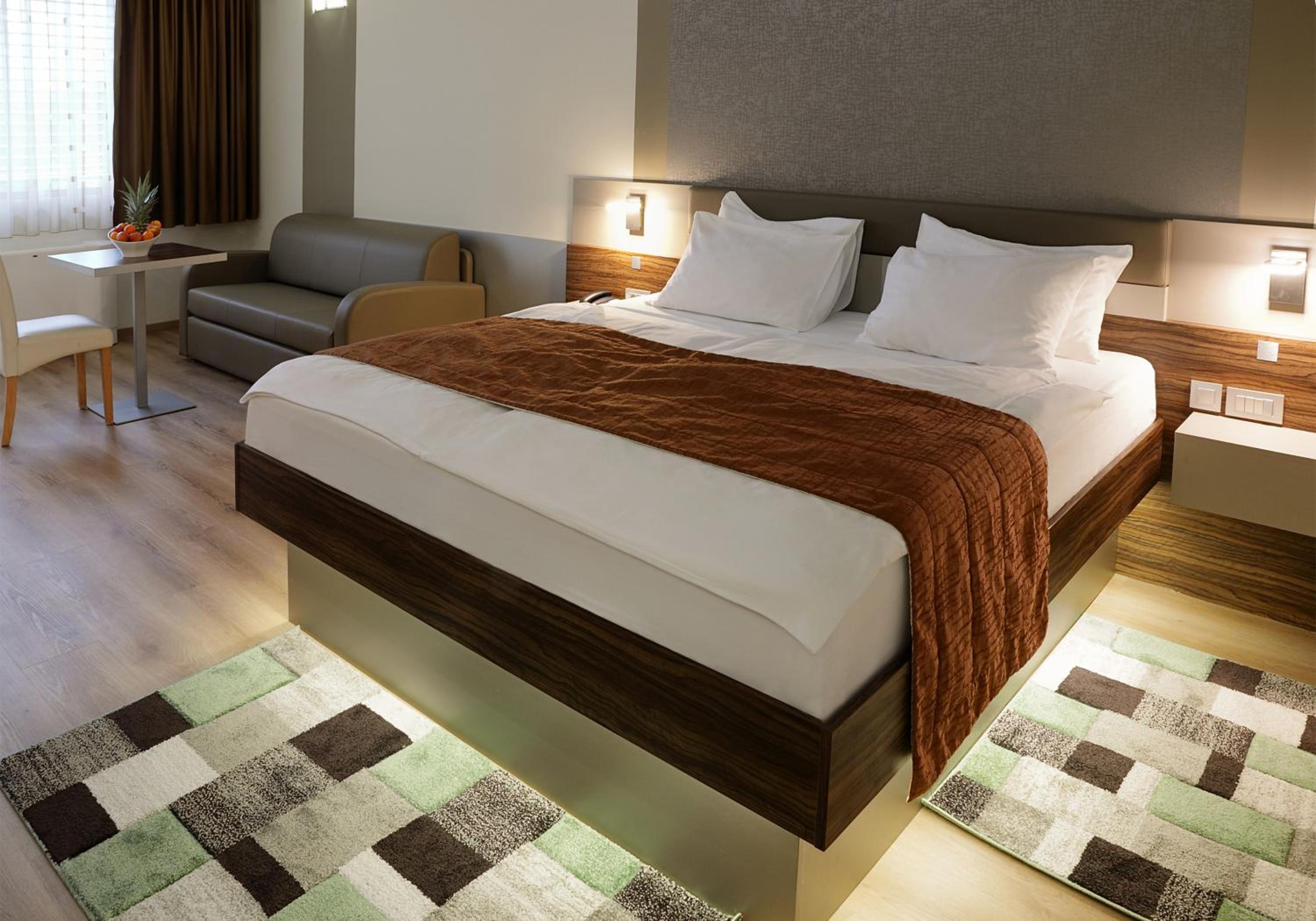 Double Room - Photo 5