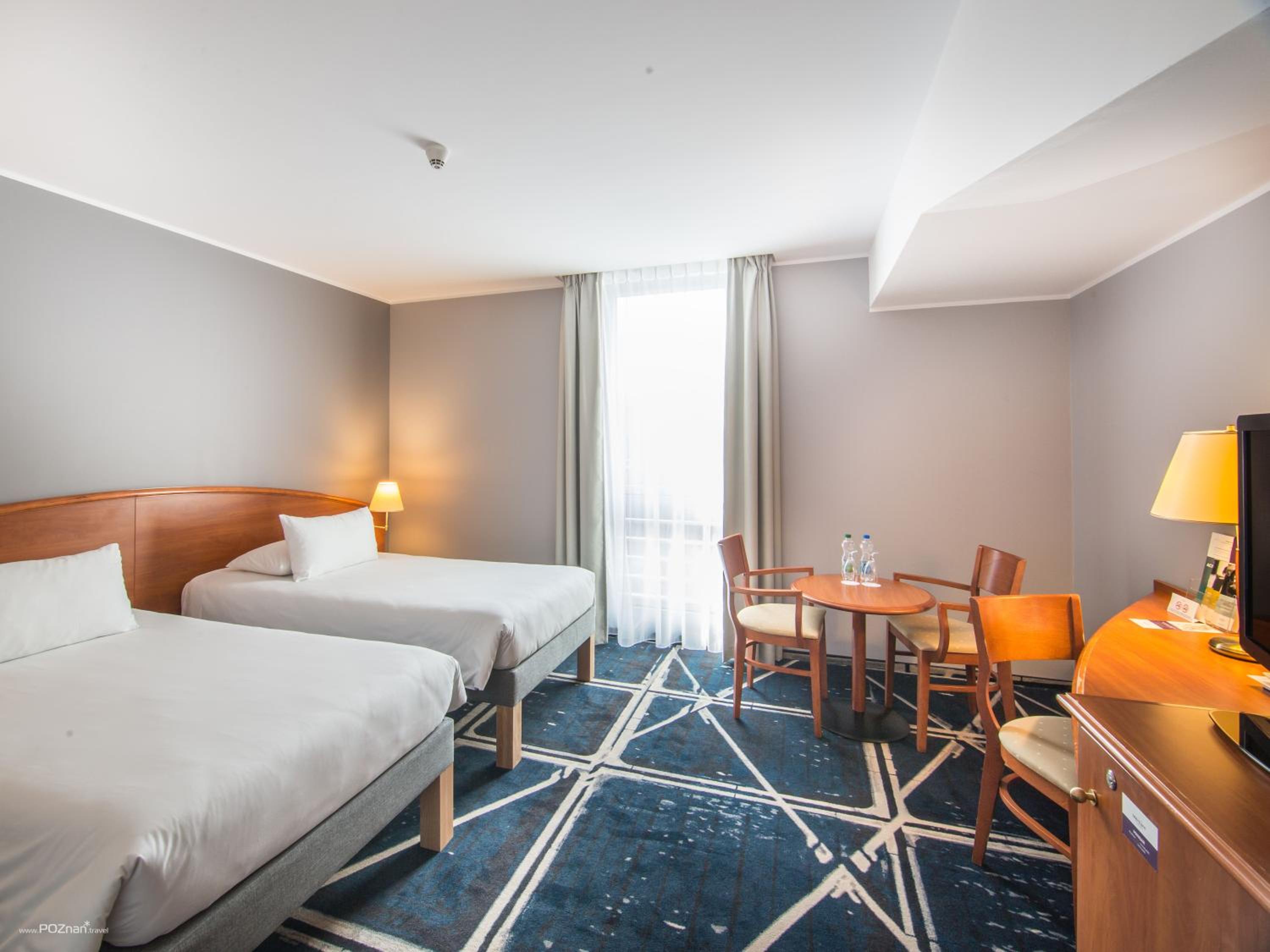Standard Twin Room - Photo 2