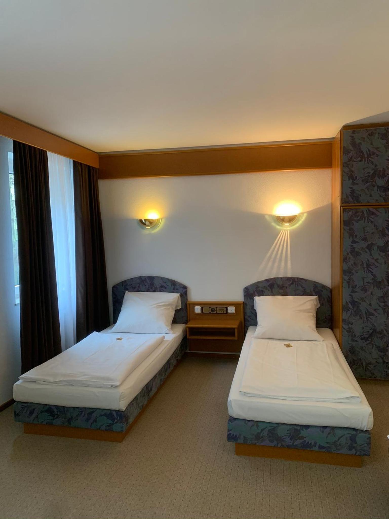 Twin Room - Photo 1