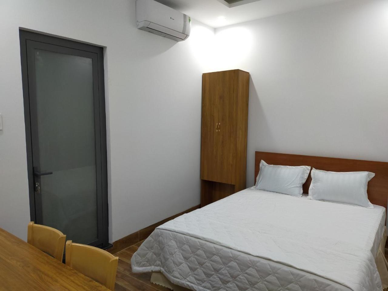 Standard Double Room - Photo 11