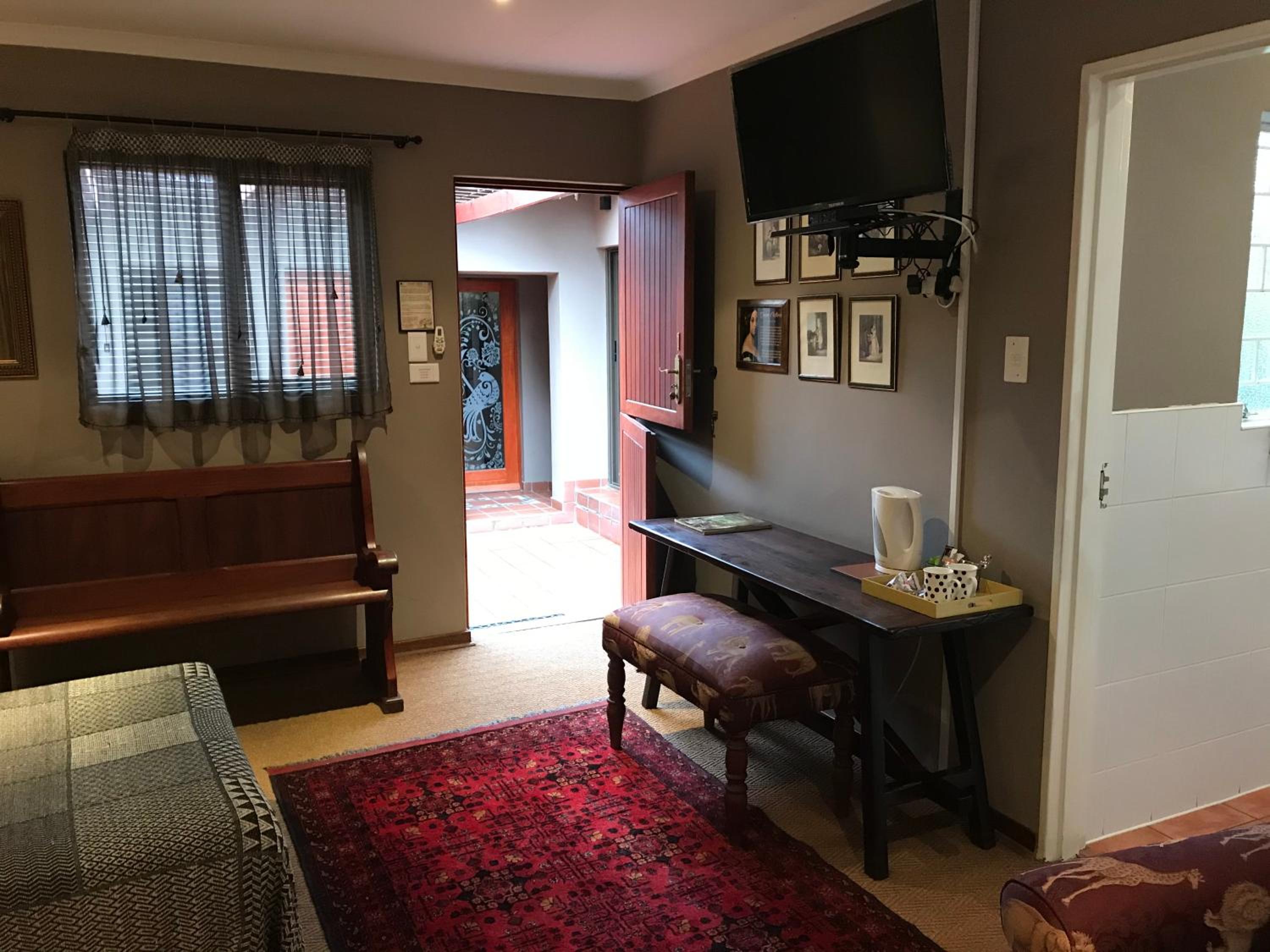 Twin Room with Garden View - Photo 21