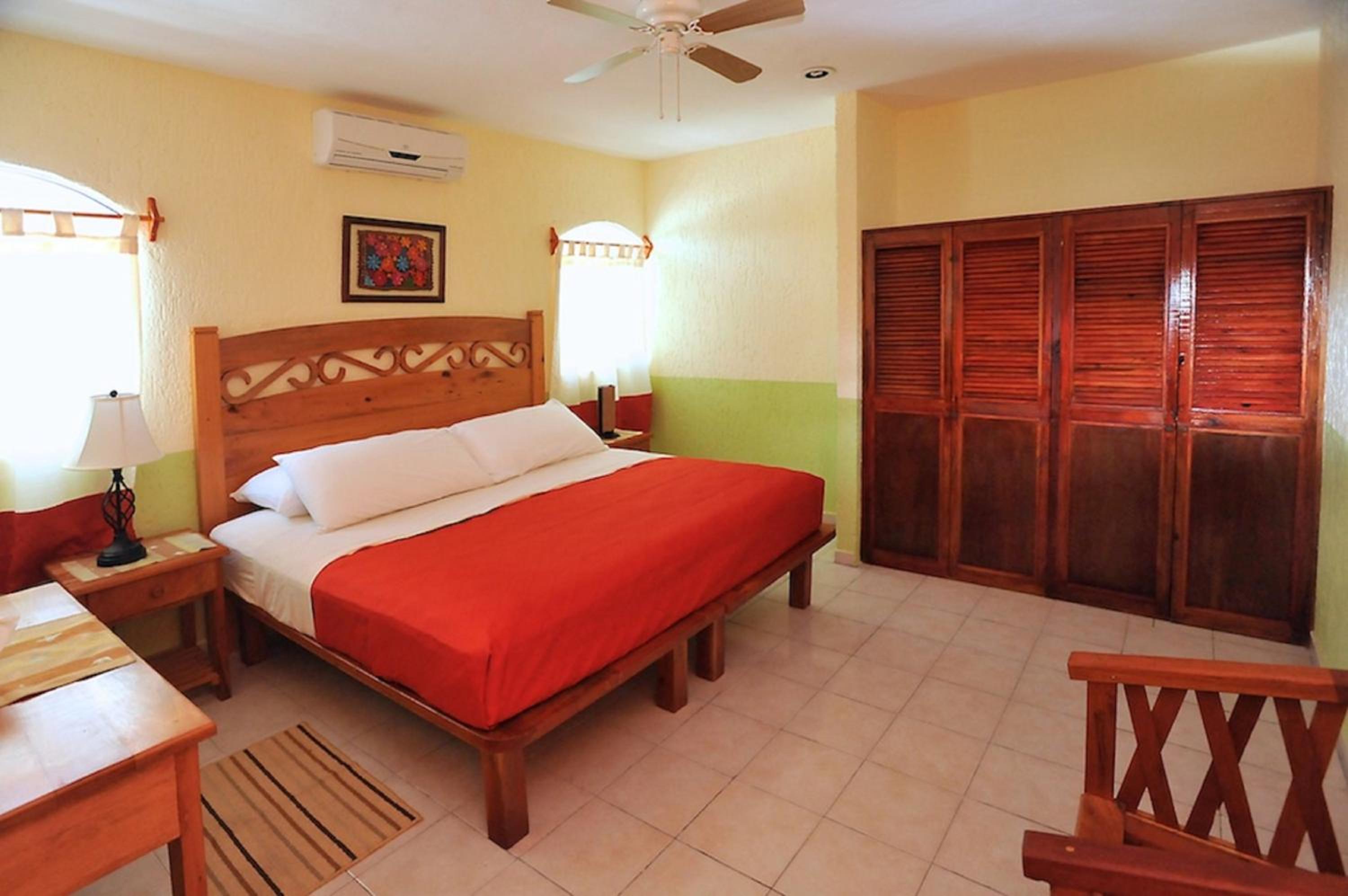Izamal Two-Bedroom Apartment (6 Adults)