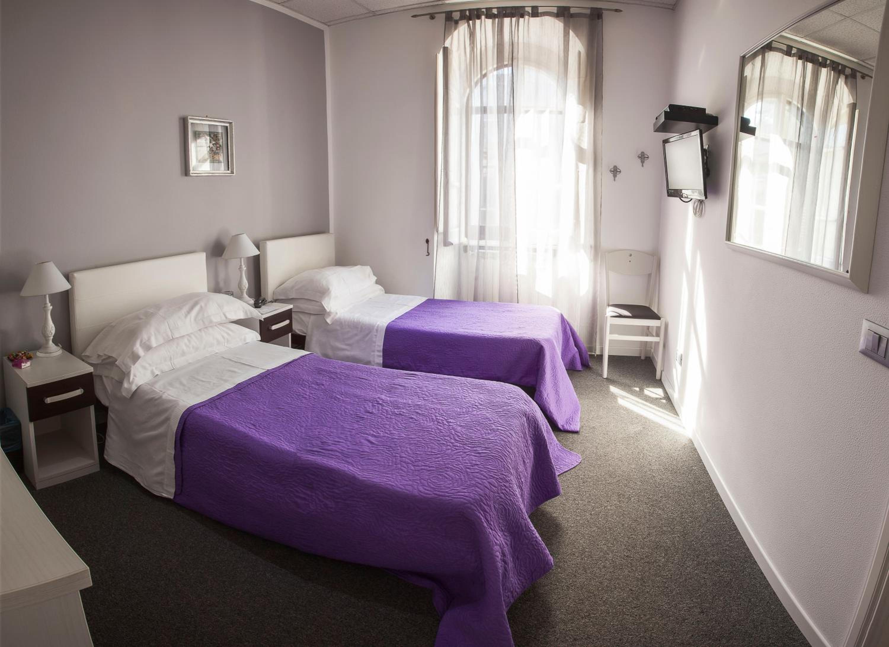 Standard Double or Twin Room photo 1