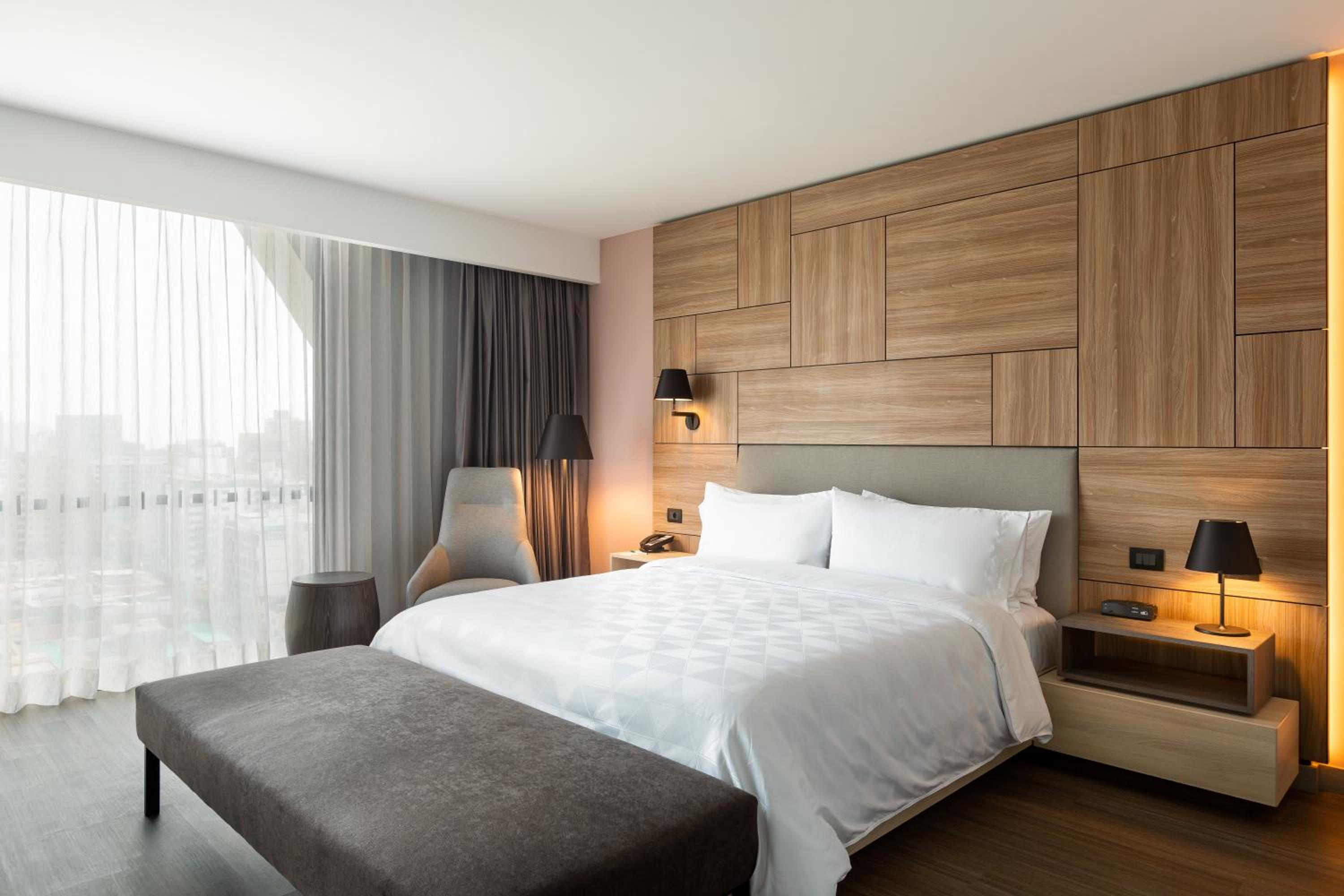 King Suite - Photo 2