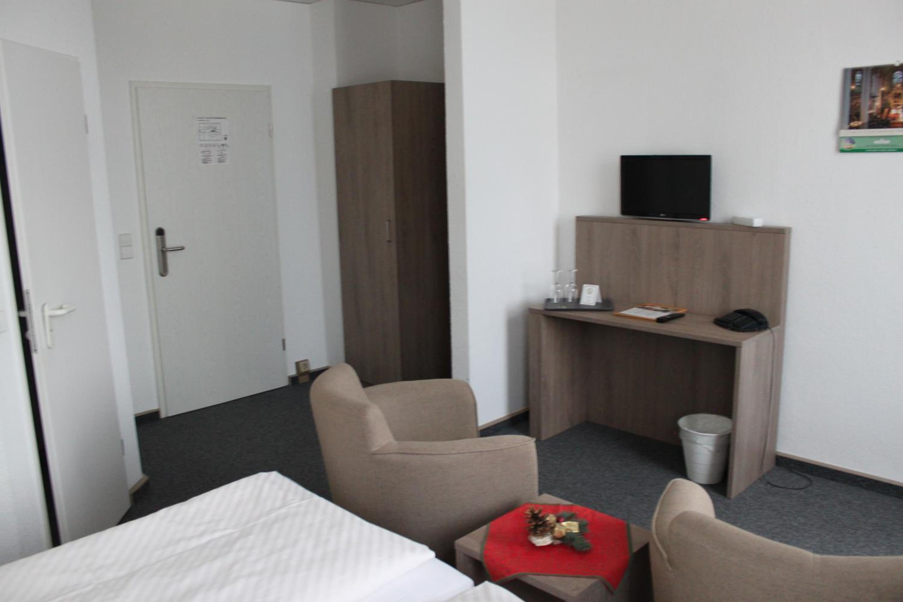 Double Room - Photo 3