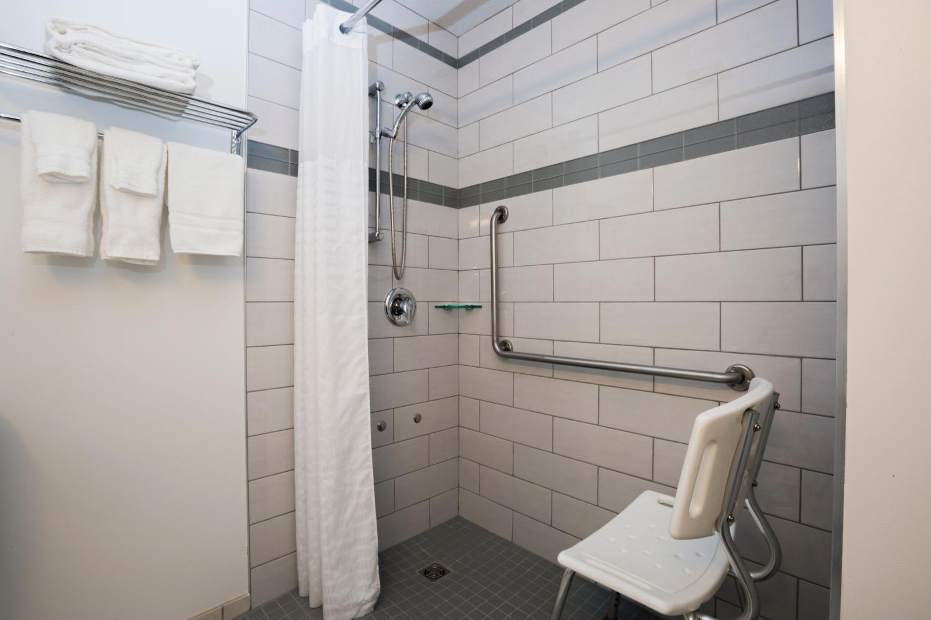 Tower Inn & Suites, Photo 2
