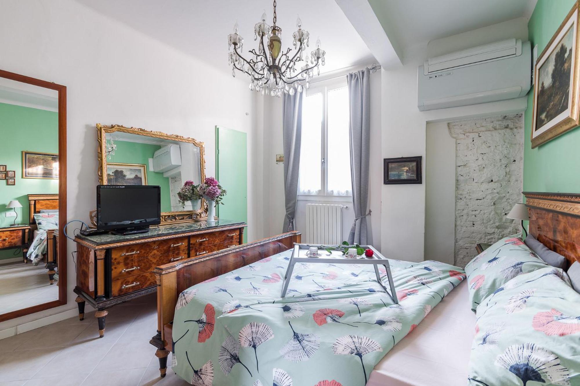 Quadruple Room with Private Bathroom