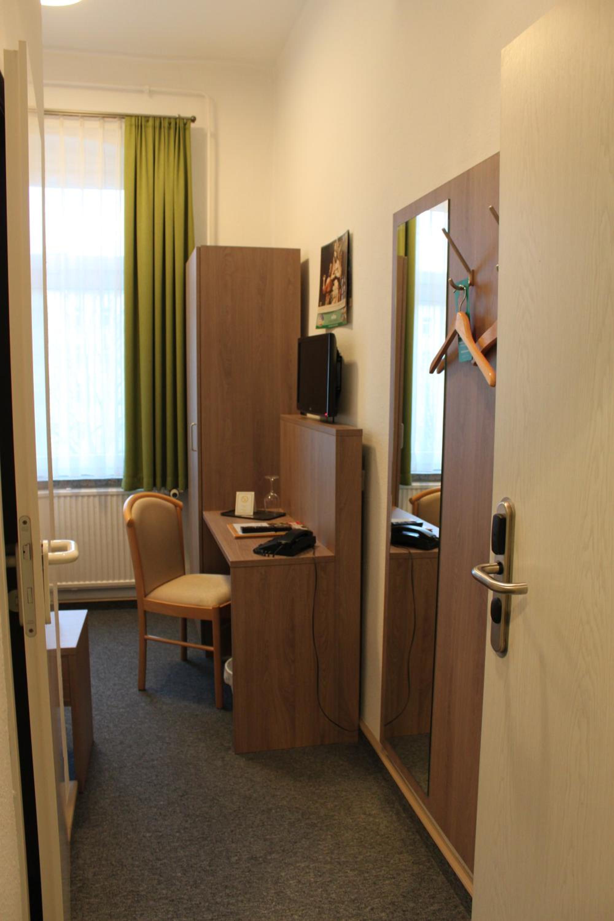 Single Room photo 1