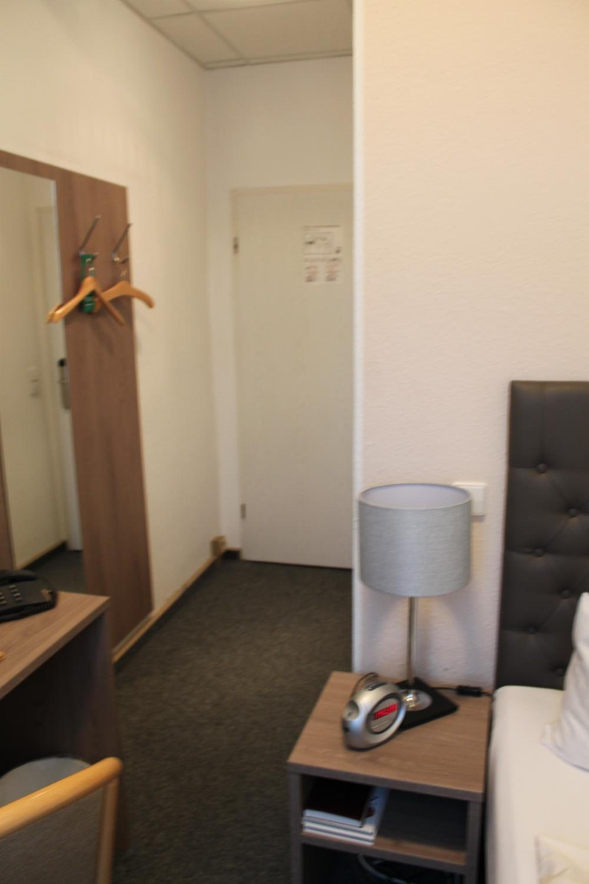 Single Room photo 3