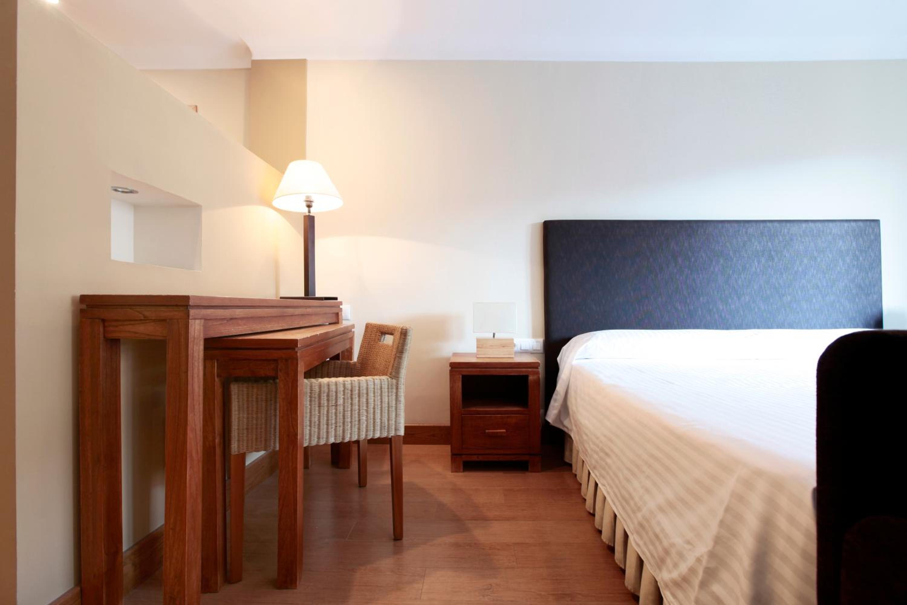 Double or Twin Room - Photo 4