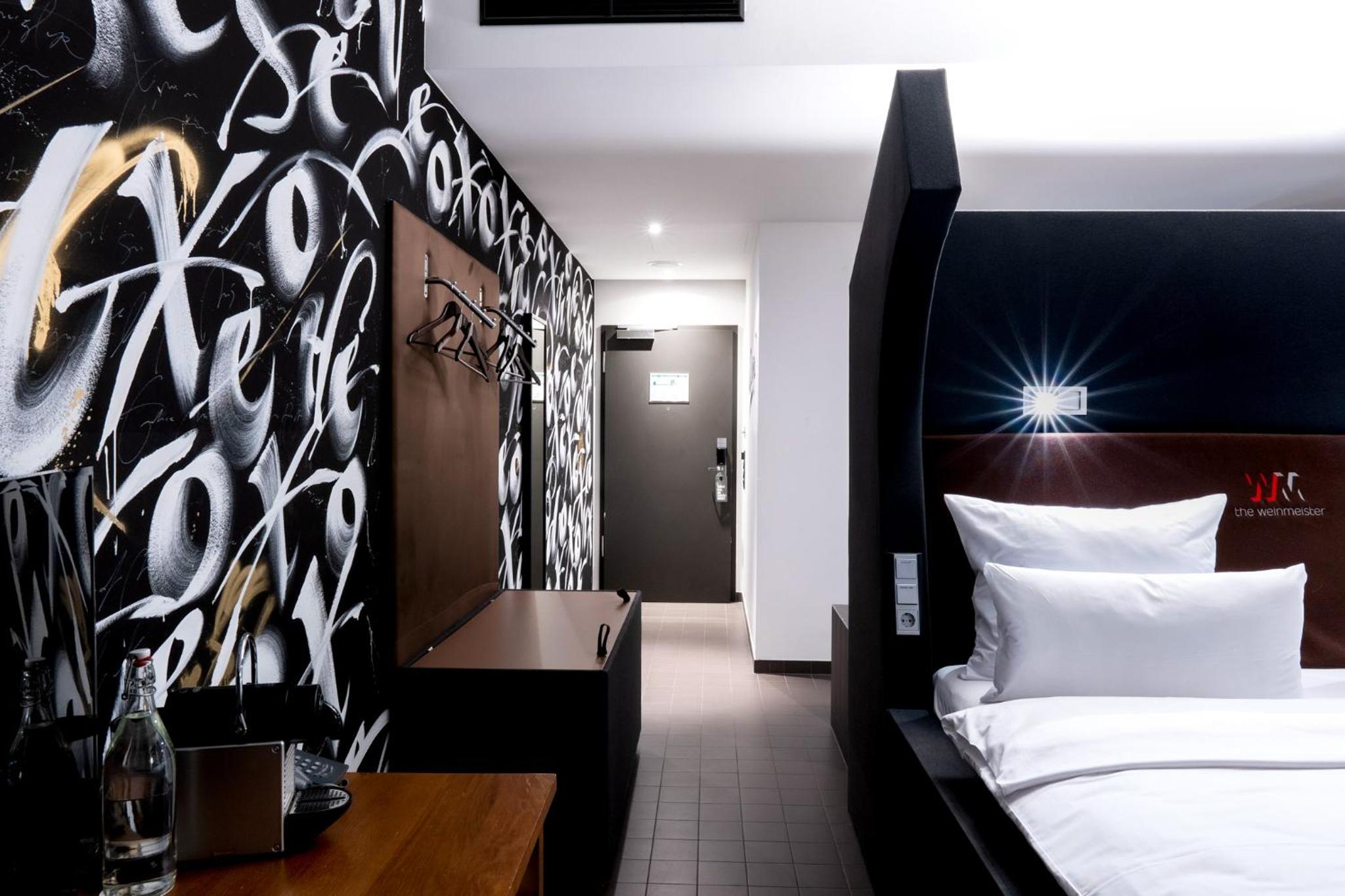 Signature Room photo 1