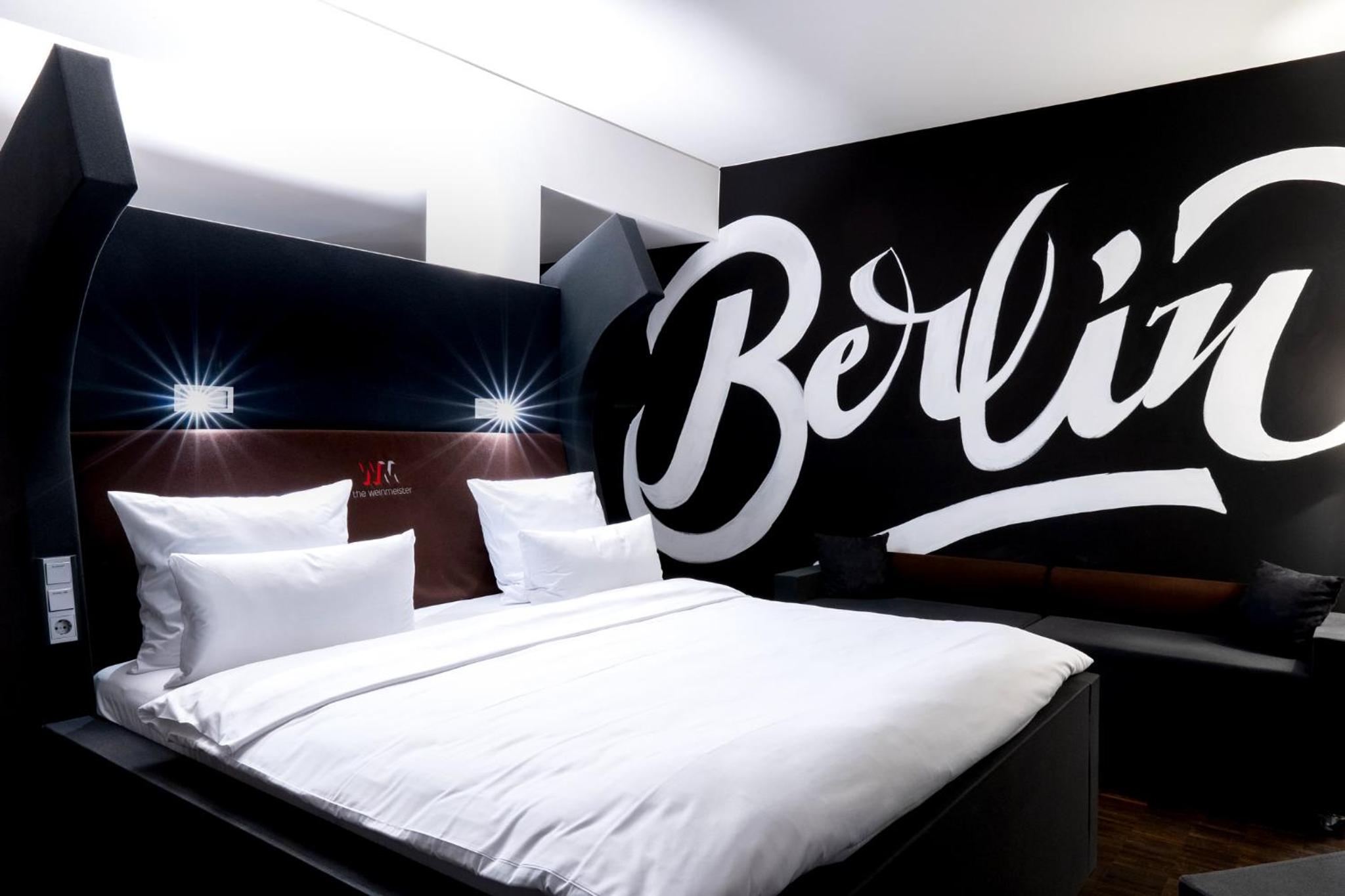Signature Room photo 3