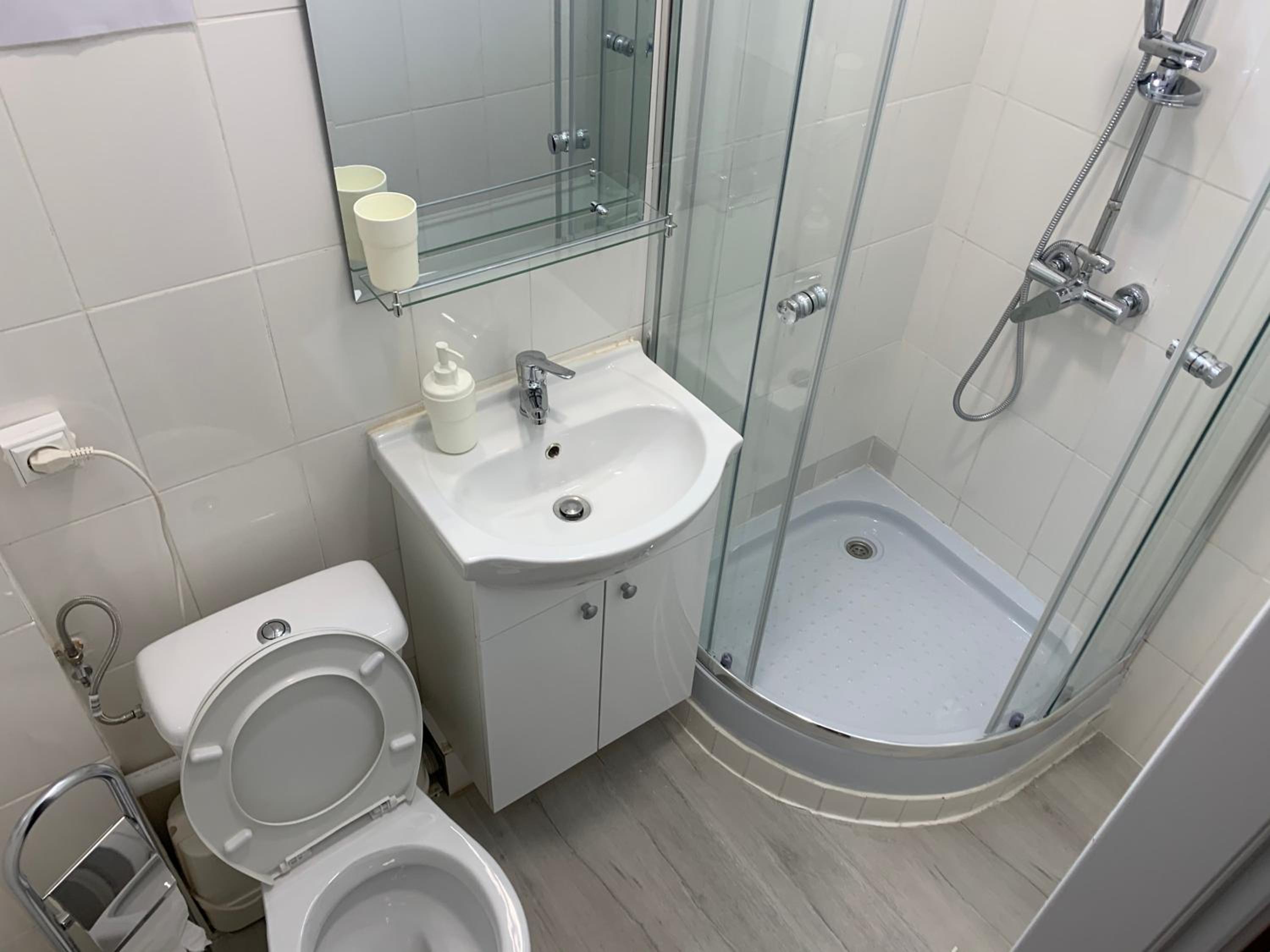 Double Room with Private Bathroom - Photo 4