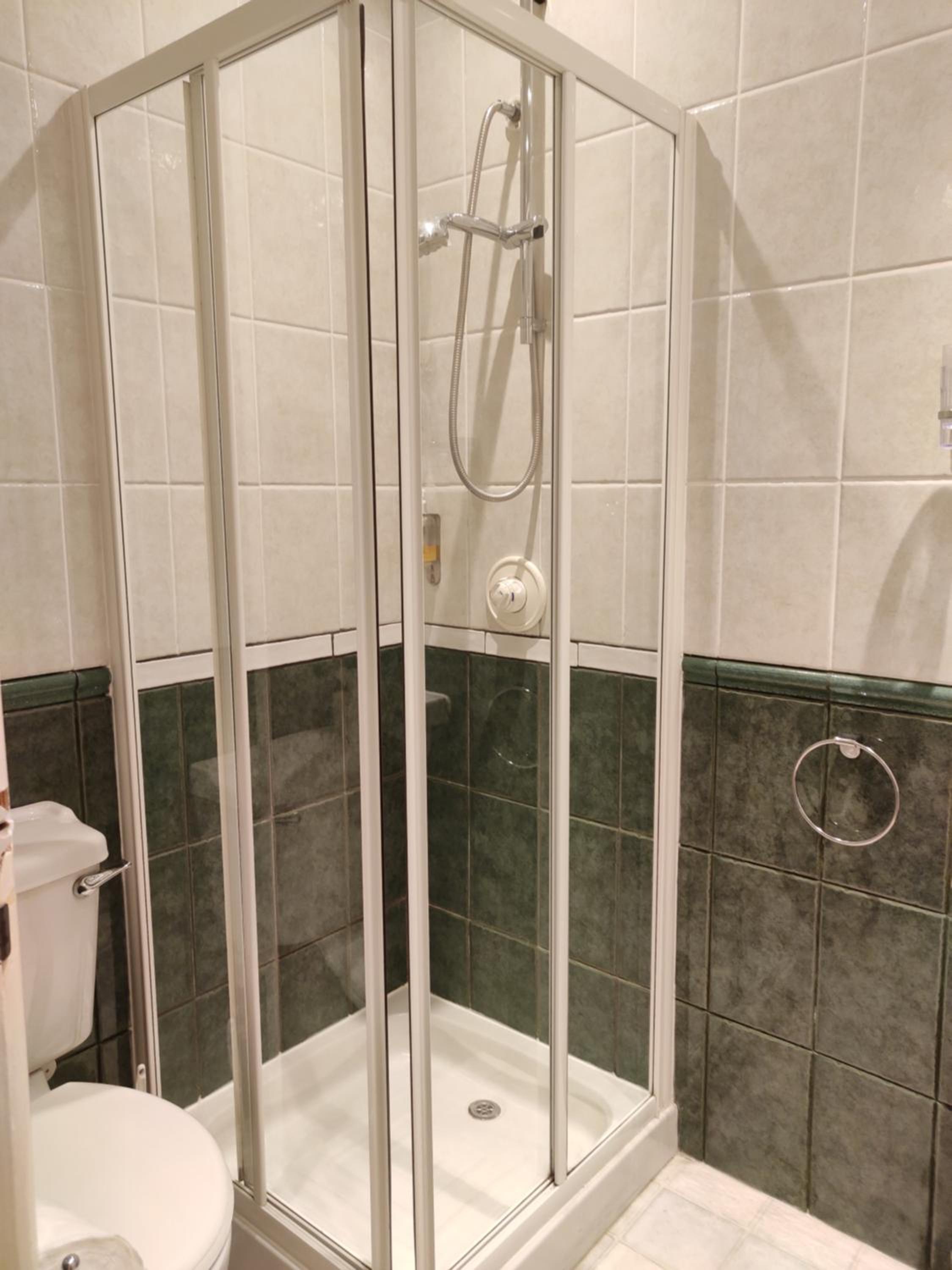 Standard Triple Room - Photo 8