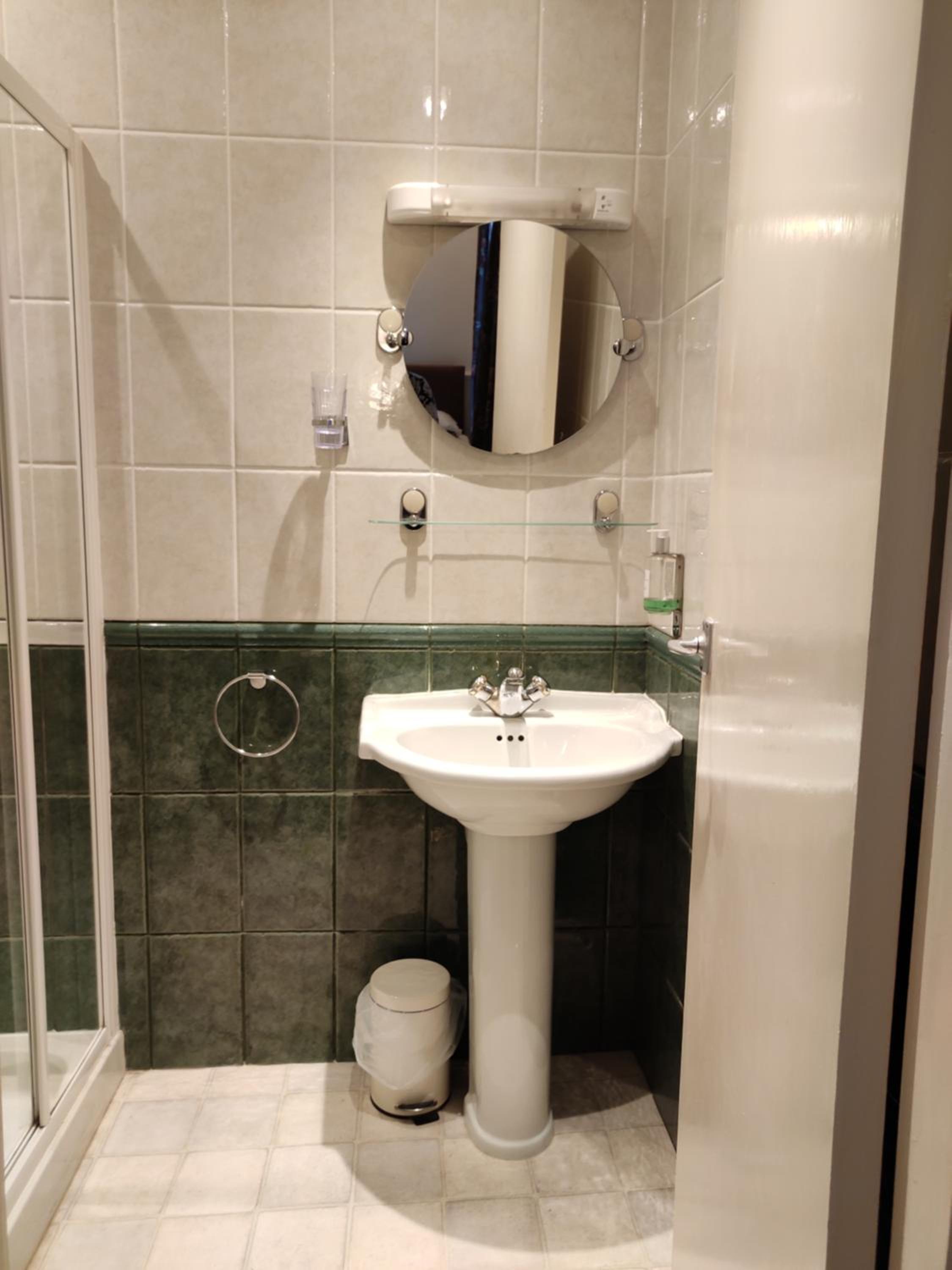 Standard Quadruple Room - Photo 2