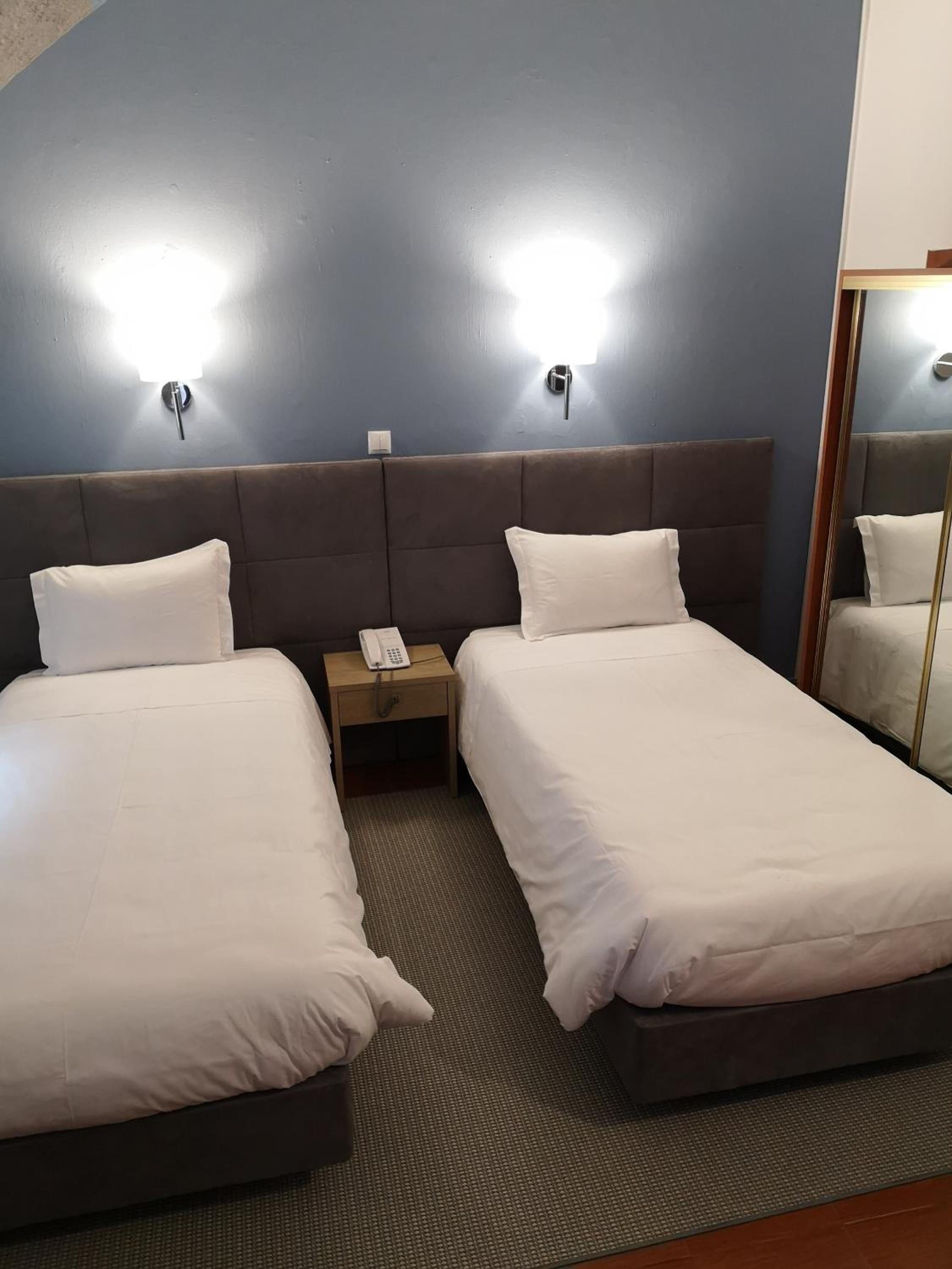 Twin Room - Photo 1