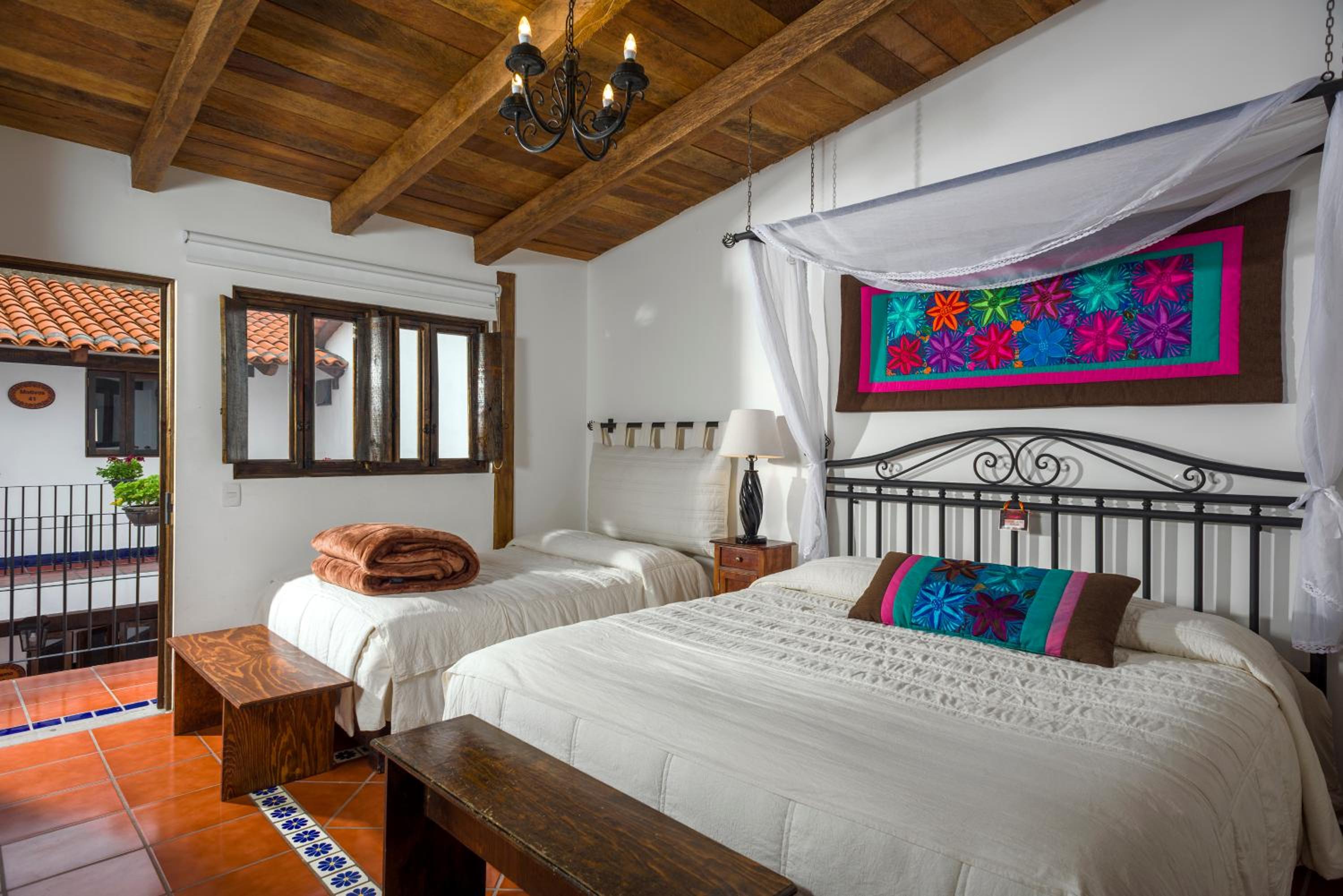 Quadruple Room with Bath photo 3