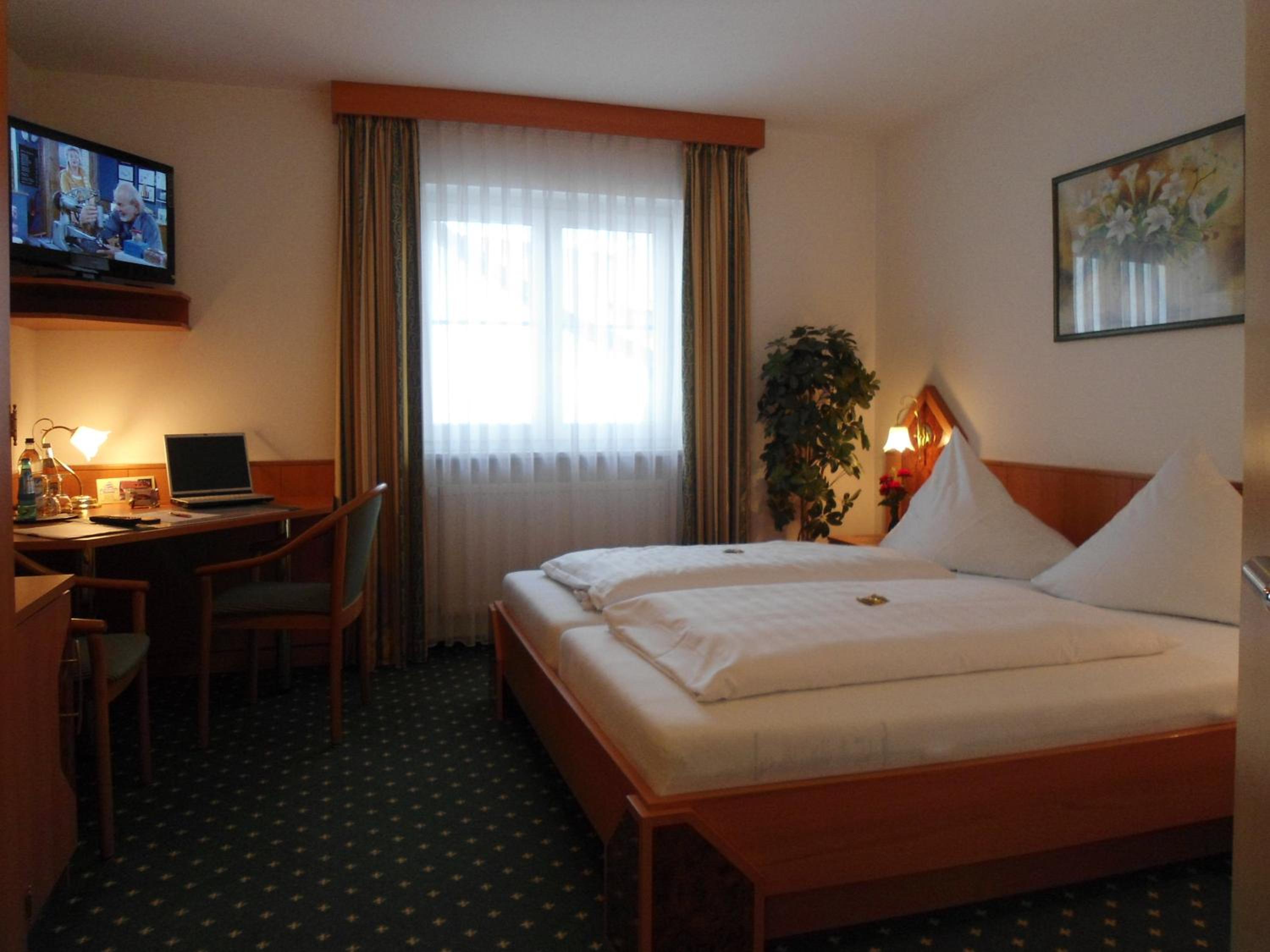 Double or Twin Room photo 3