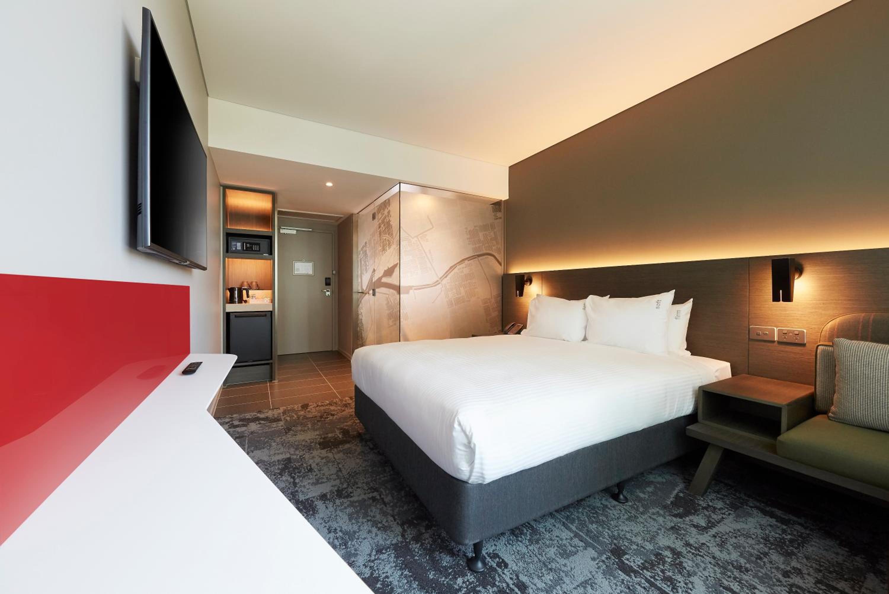 Standard Queen Room - Free Breakfast - Photo 8