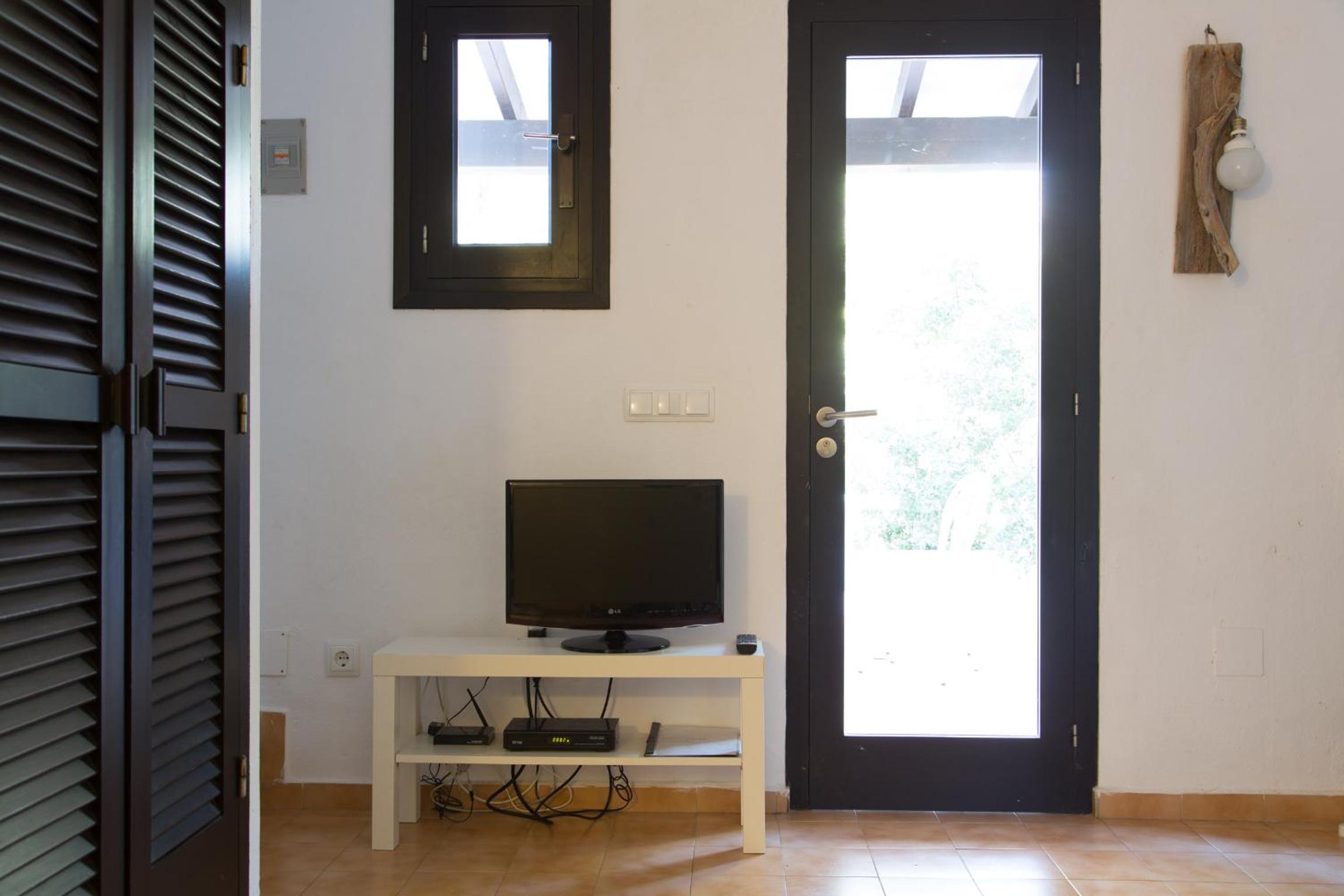 Standard Apartment (2 Adults) - Photo 27