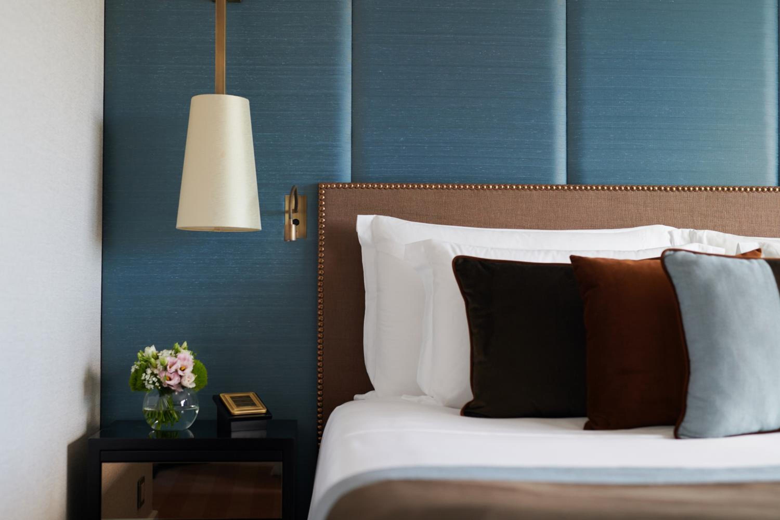 Junior Suite with Park View - Photo 5