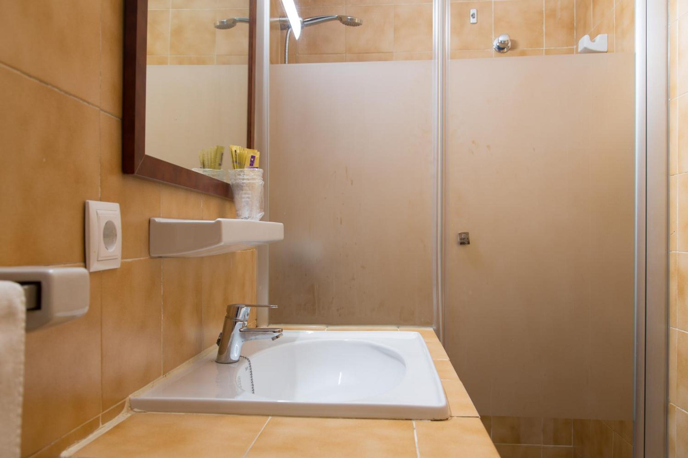 Standard Apartment (2 Adults) - Photo 14