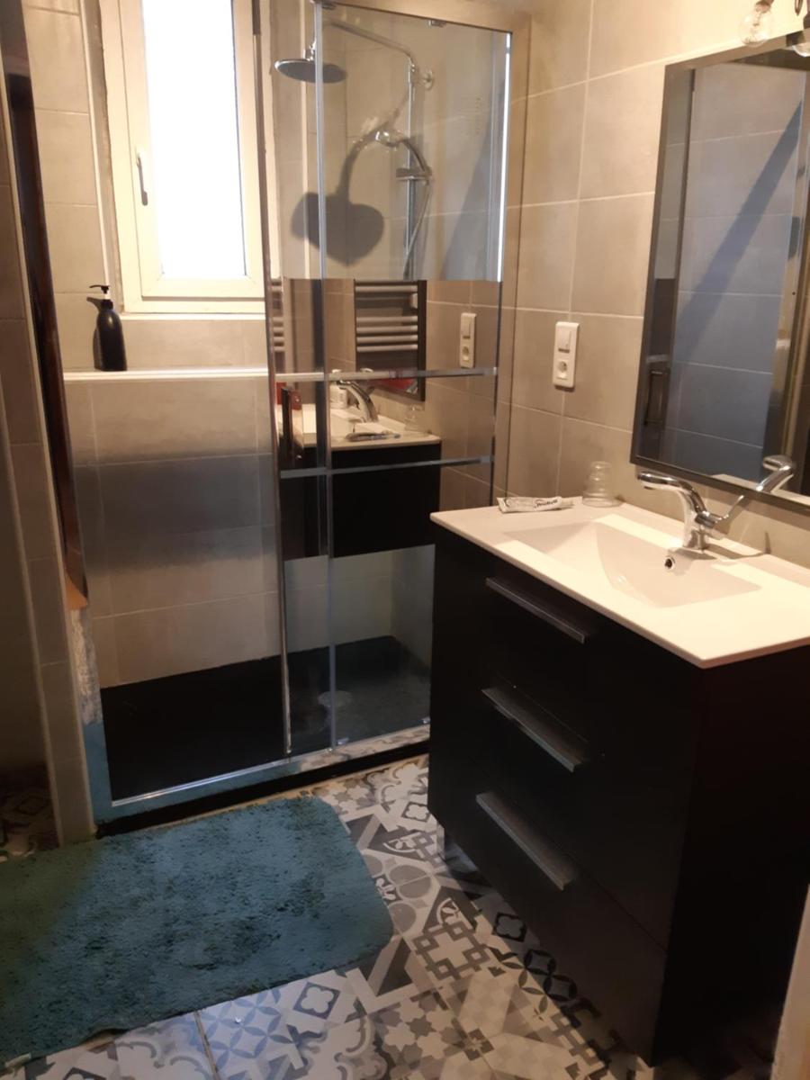 Double Room with Shared Bathroom photo 2
