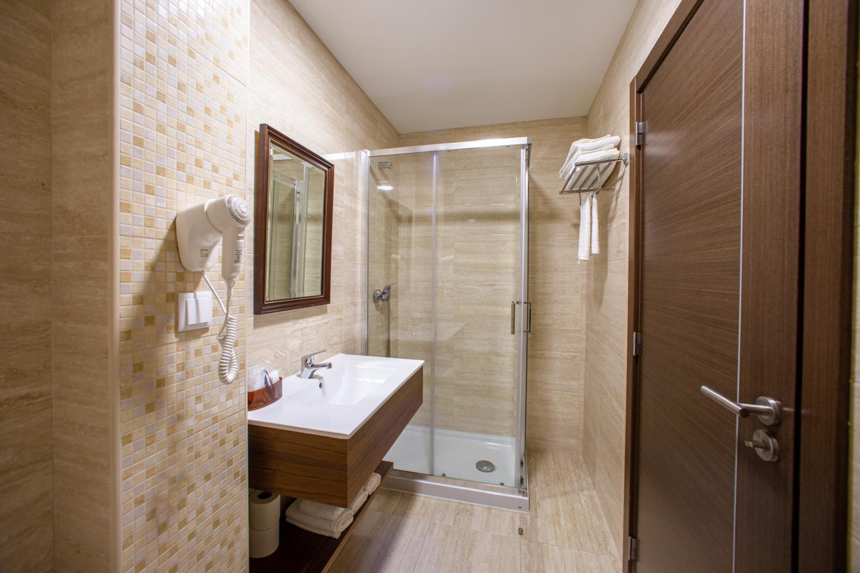 Double Room - Photo 2