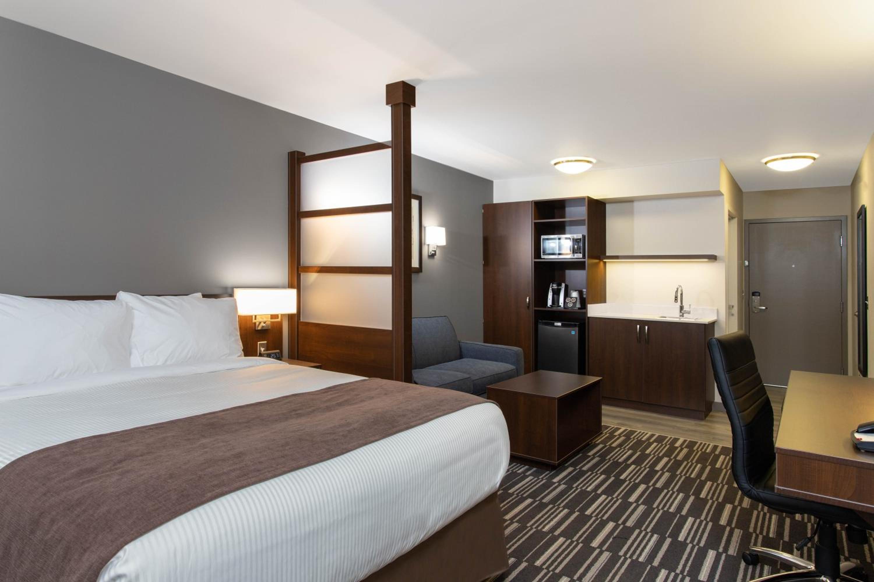 Business Queen Room - Non-Smoking - Photo 4