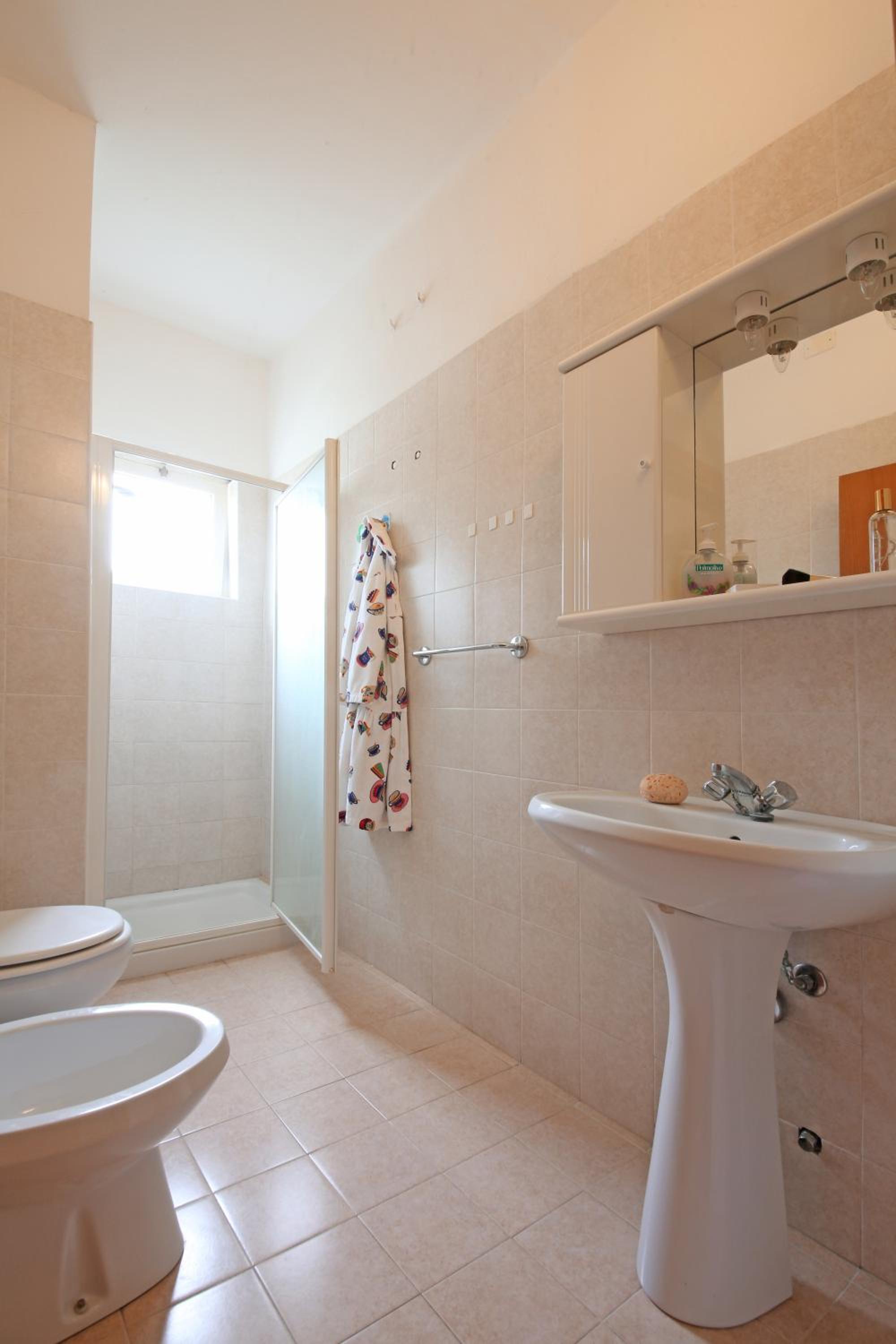 Economy One-Bedroom Apartment (4 Adults) photo 2