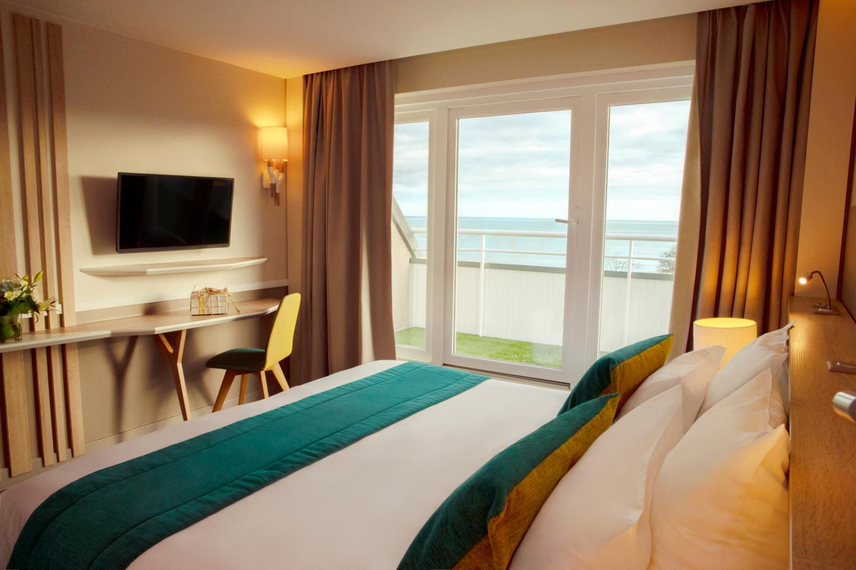 Double Room with Sea View - Photo 1