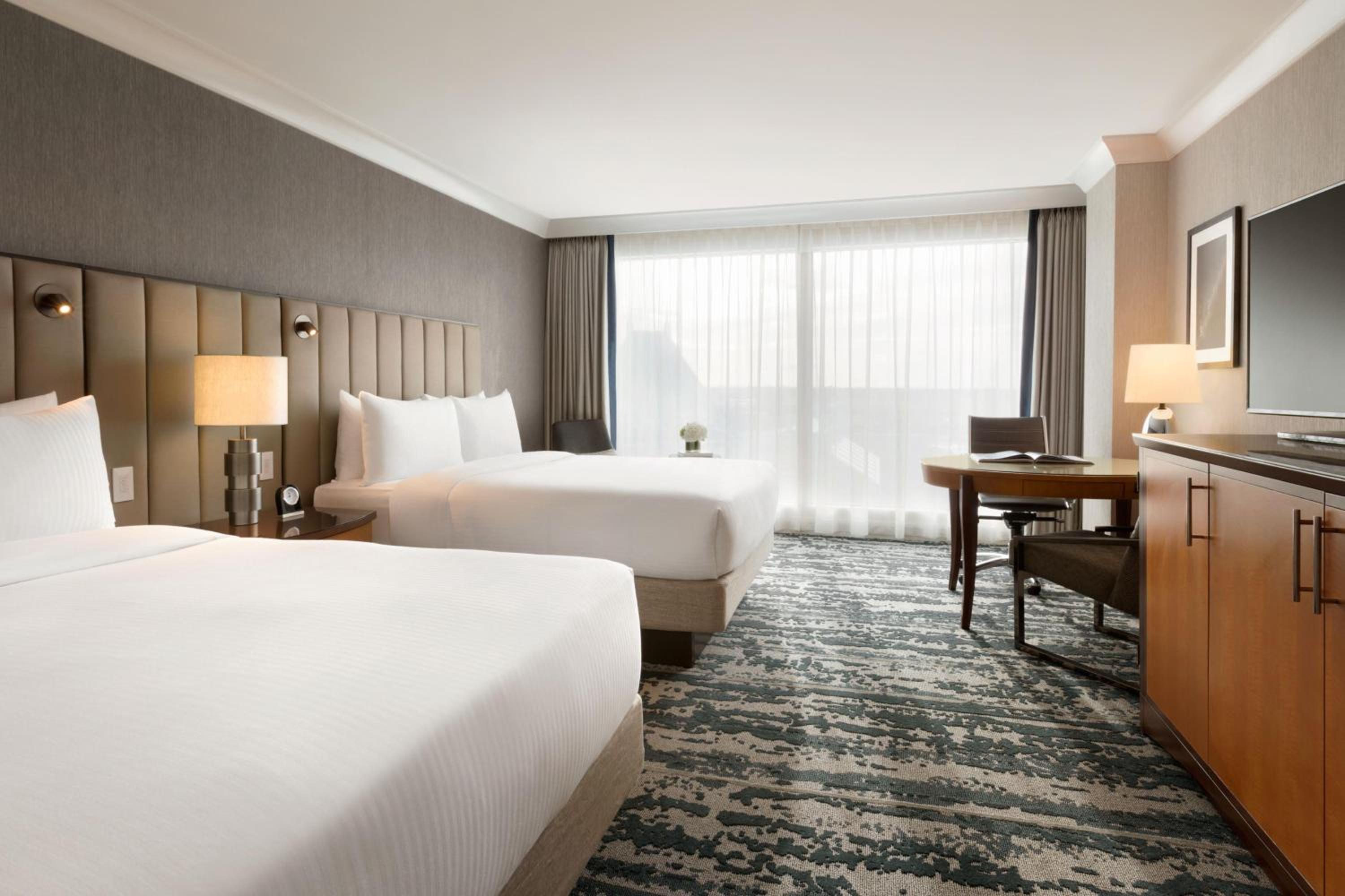 Fairmont Room with Two Queen Beds - Photo 5