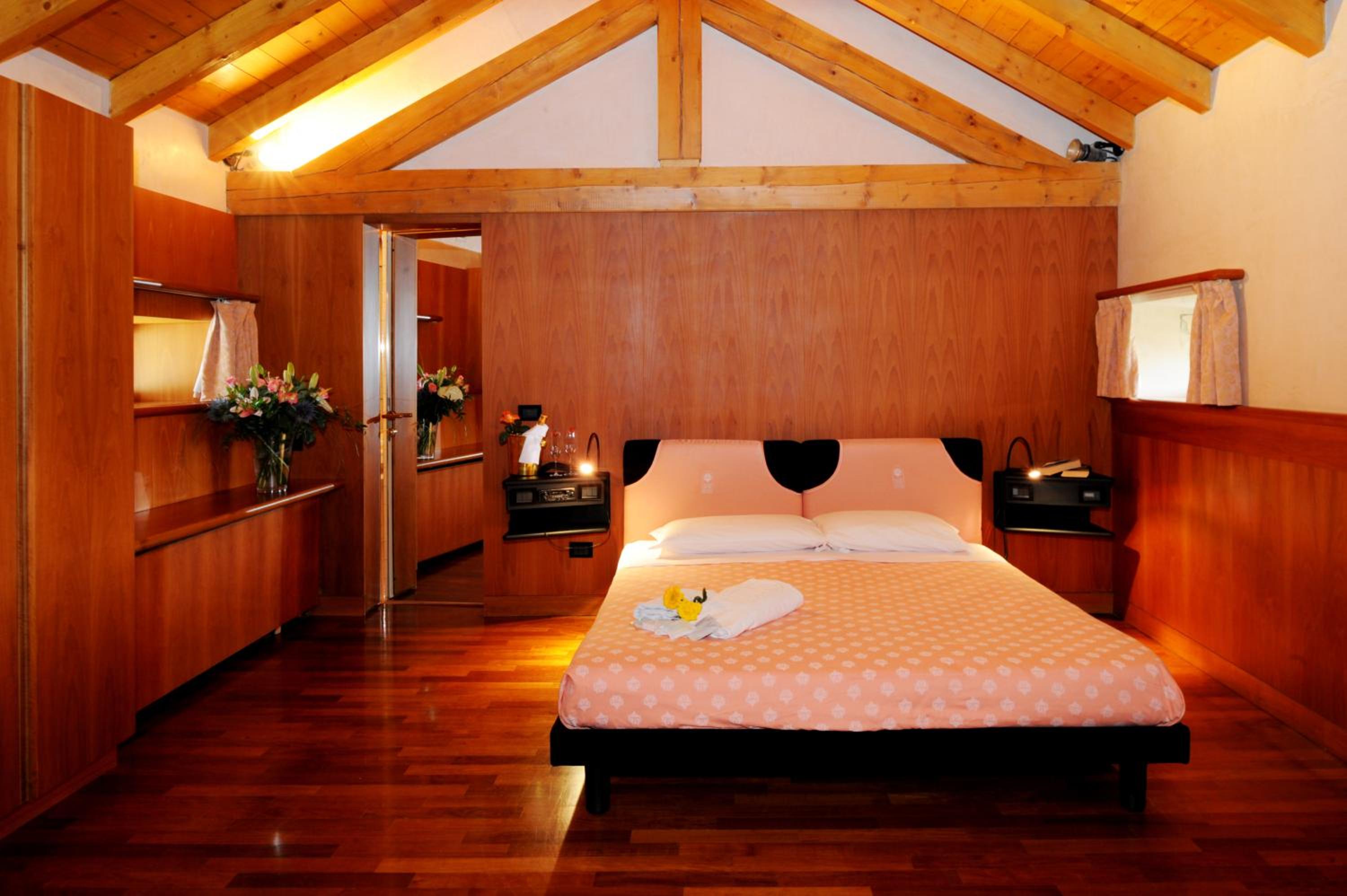 Standard Double or Twin Room - Photo 4
