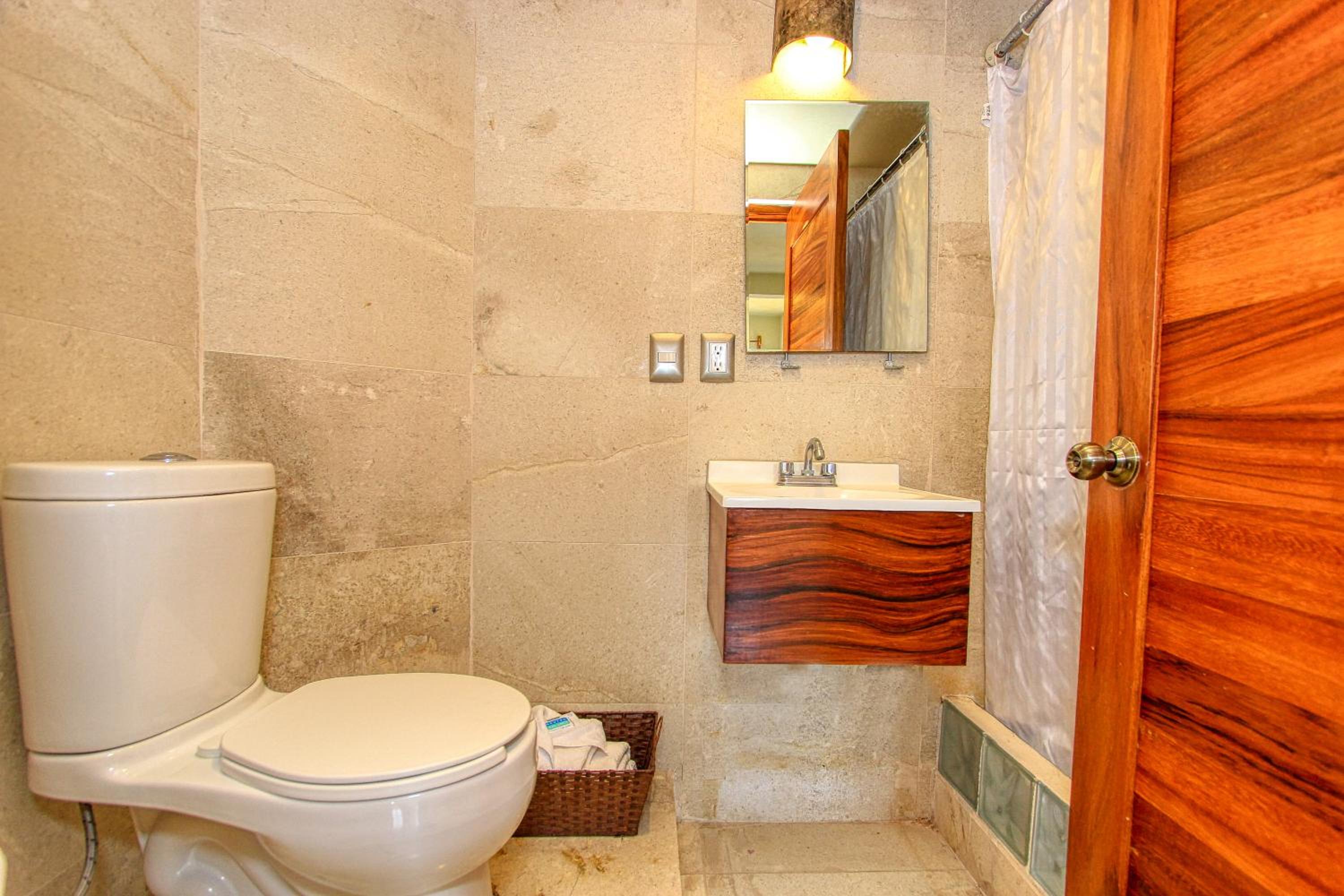 Deluxe Double Room with Two Double Beds - Photo 5