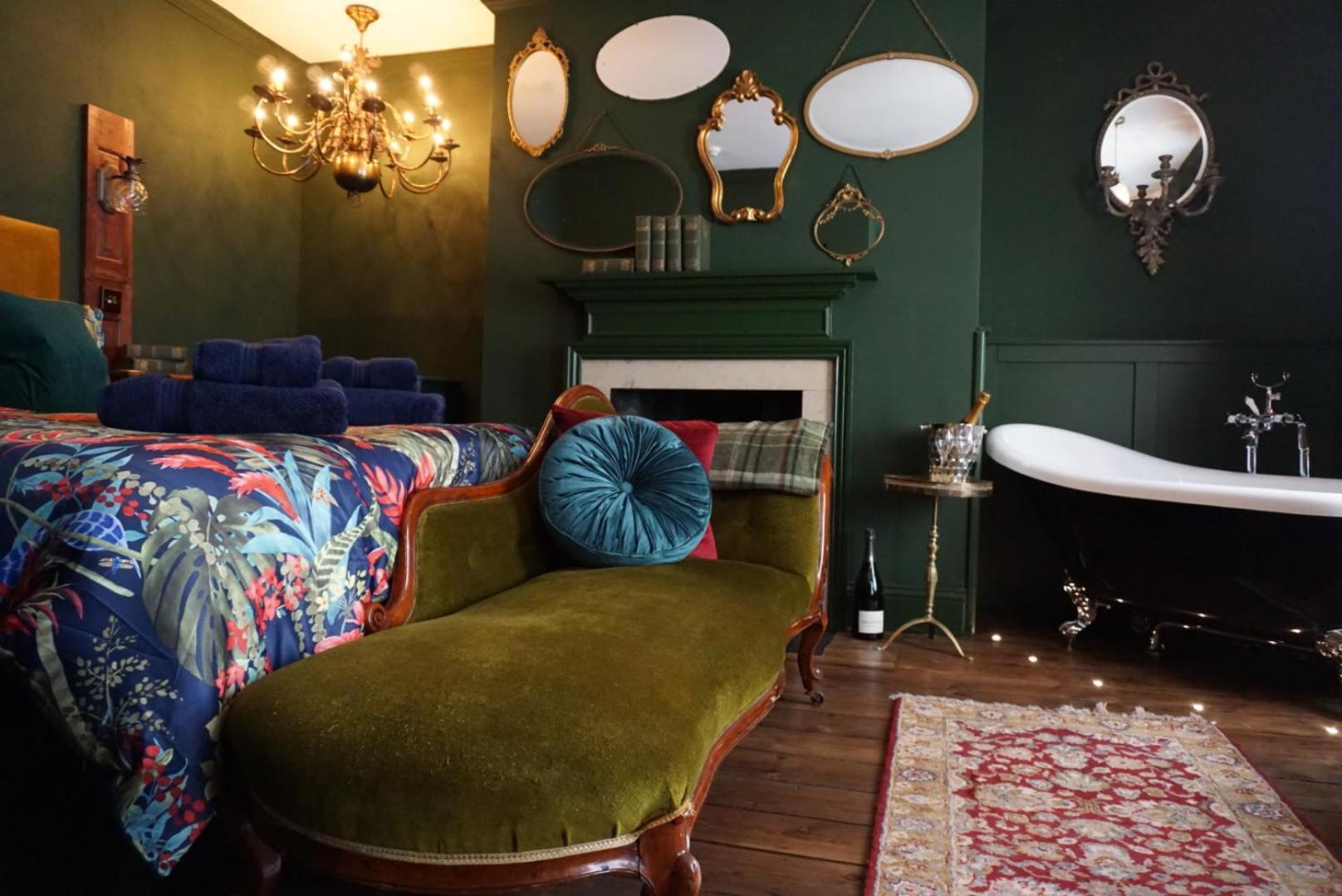 Deluxe King Room photo 3