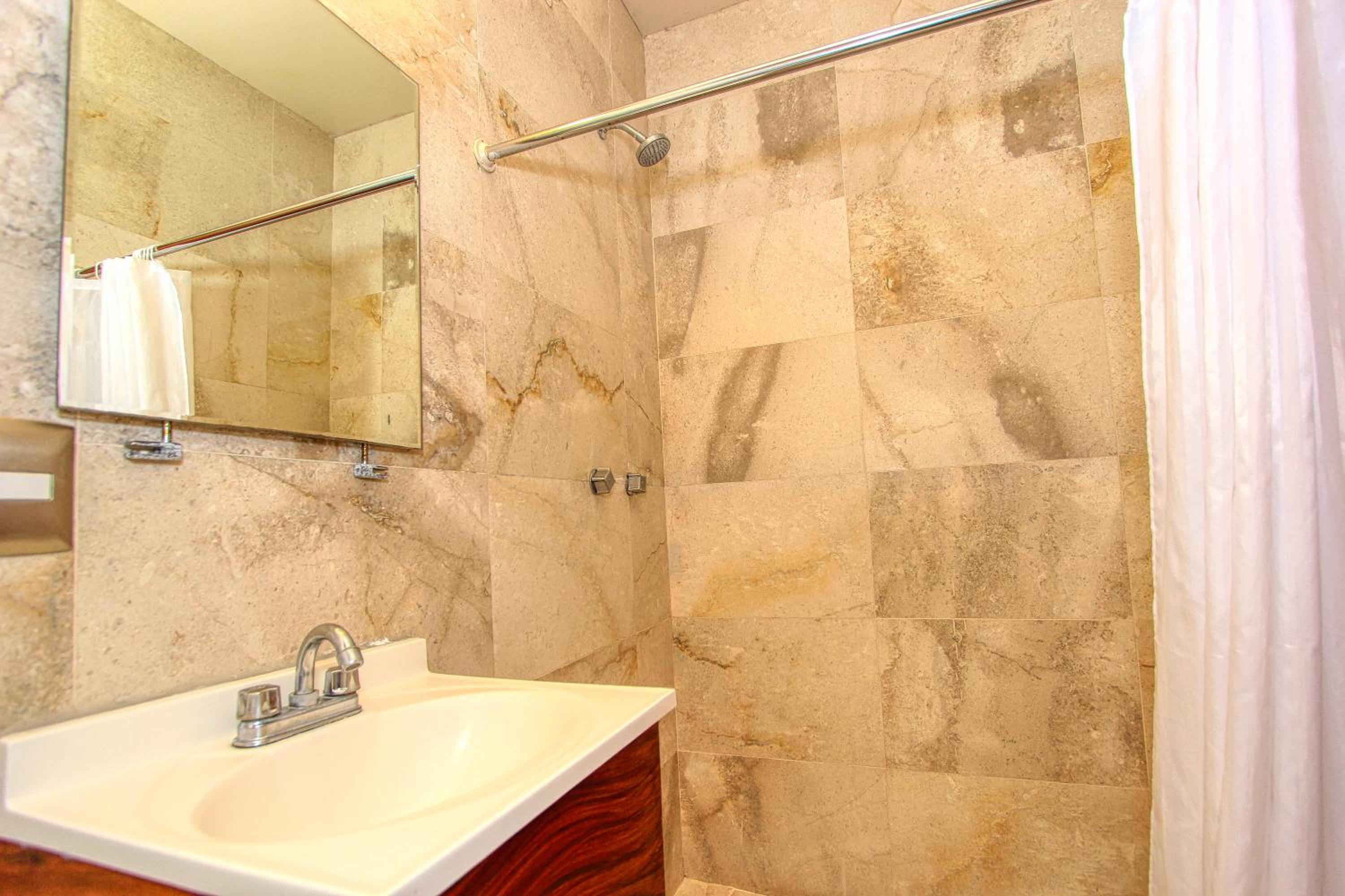 Deluxe Room - Photo 2