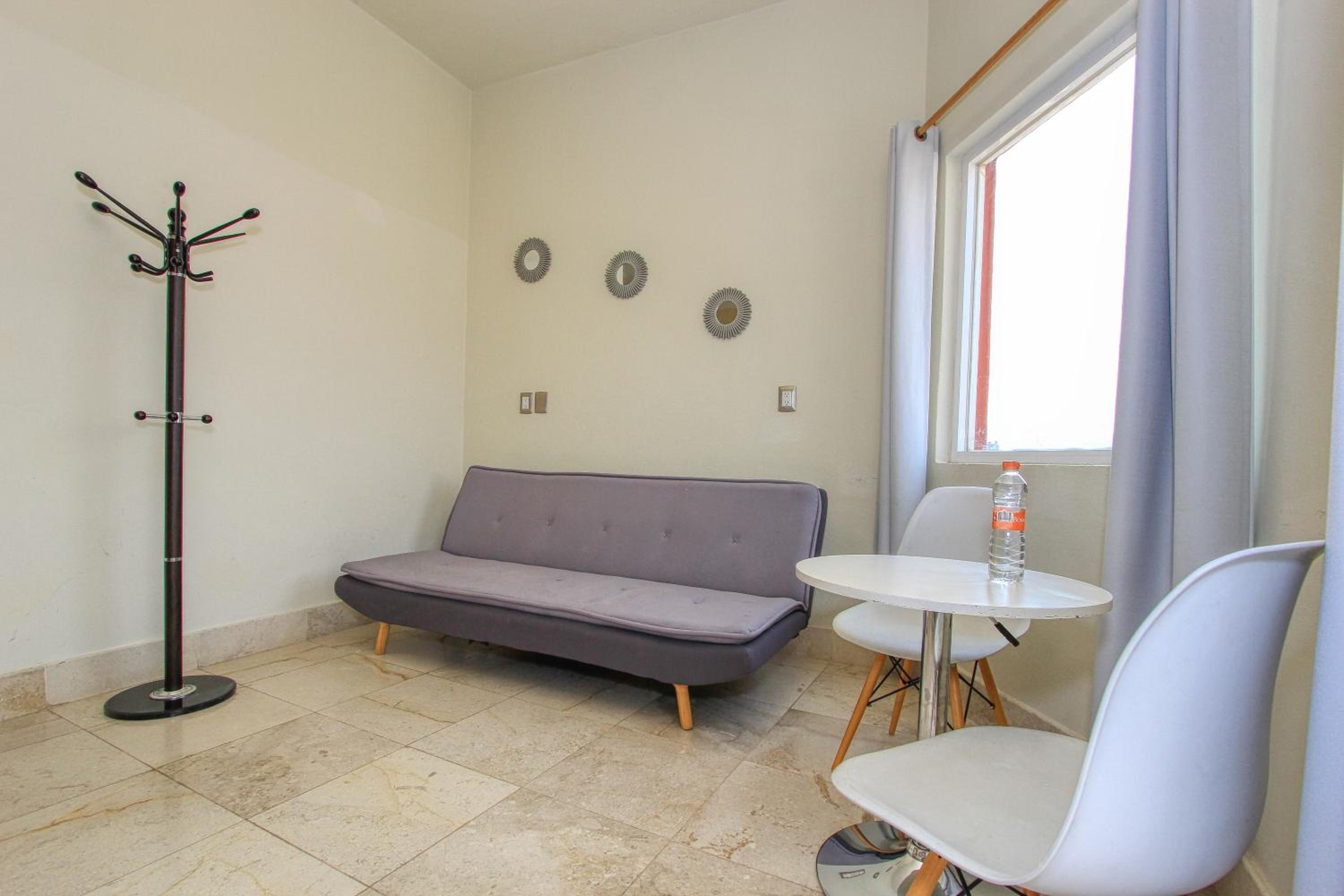 Deluxe Suite - Photo 7