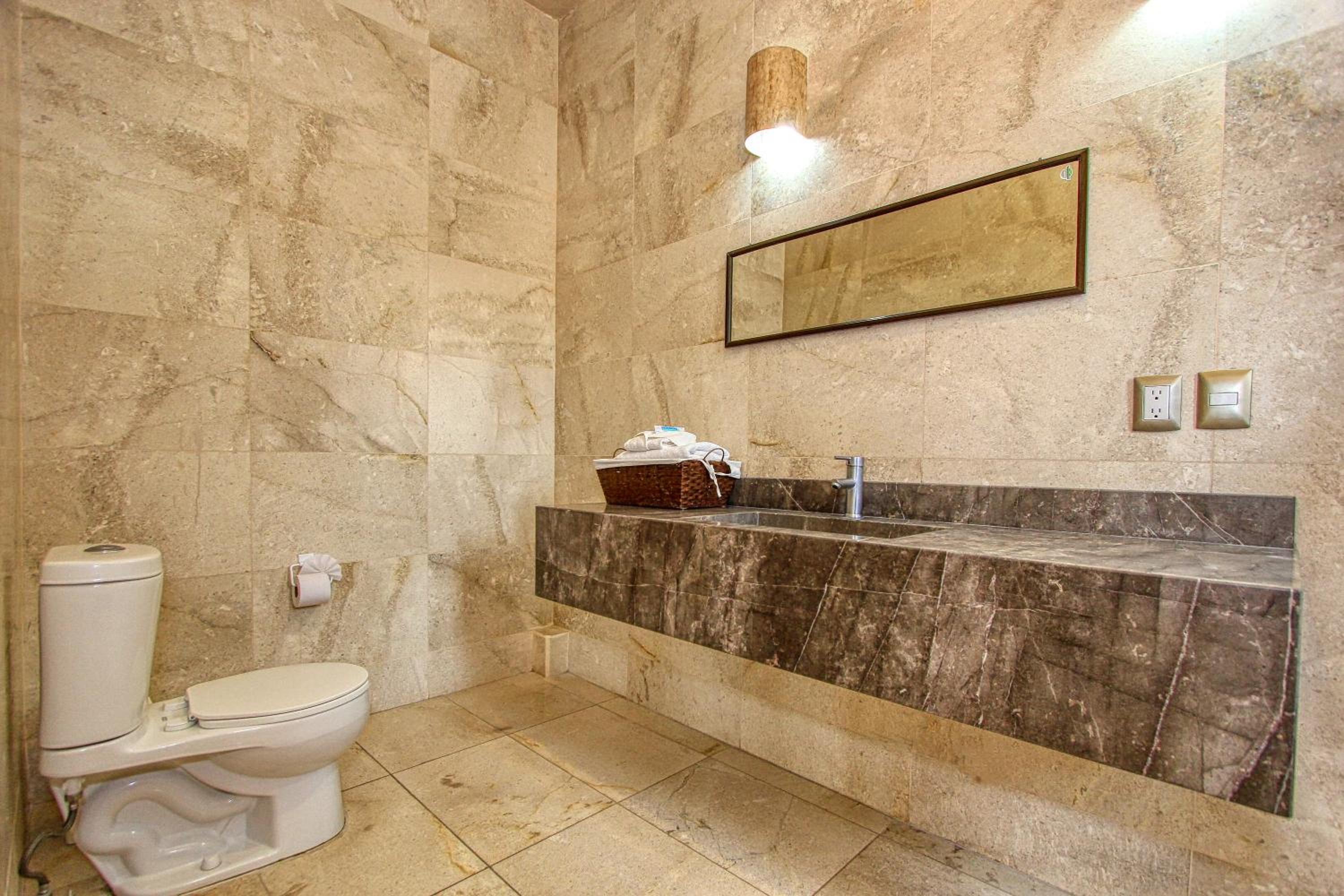Deluxe Double Room with Two Double Beds - Photo 6