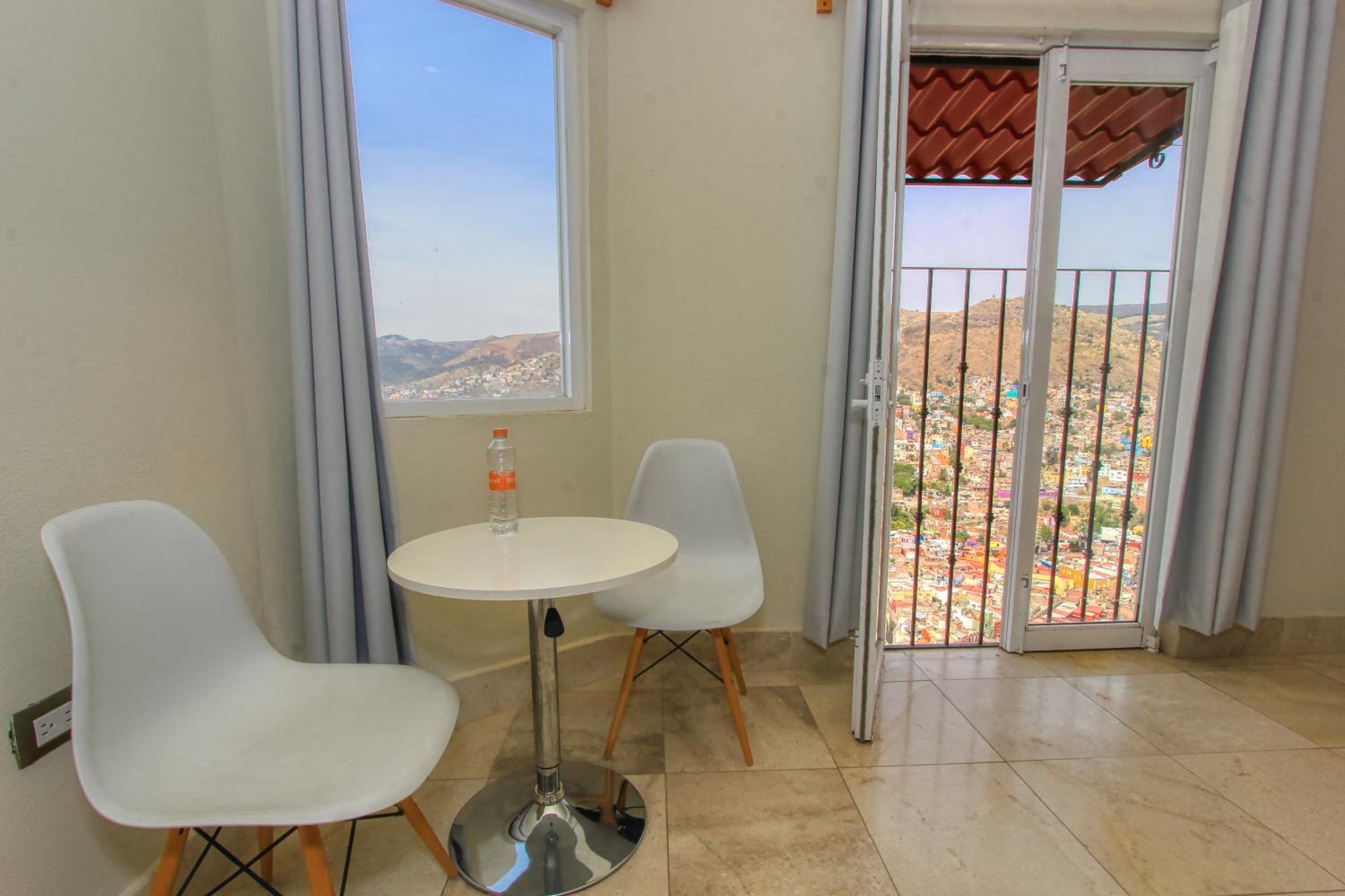 Deluxe Double Room with Two Double Beds - Photo 11