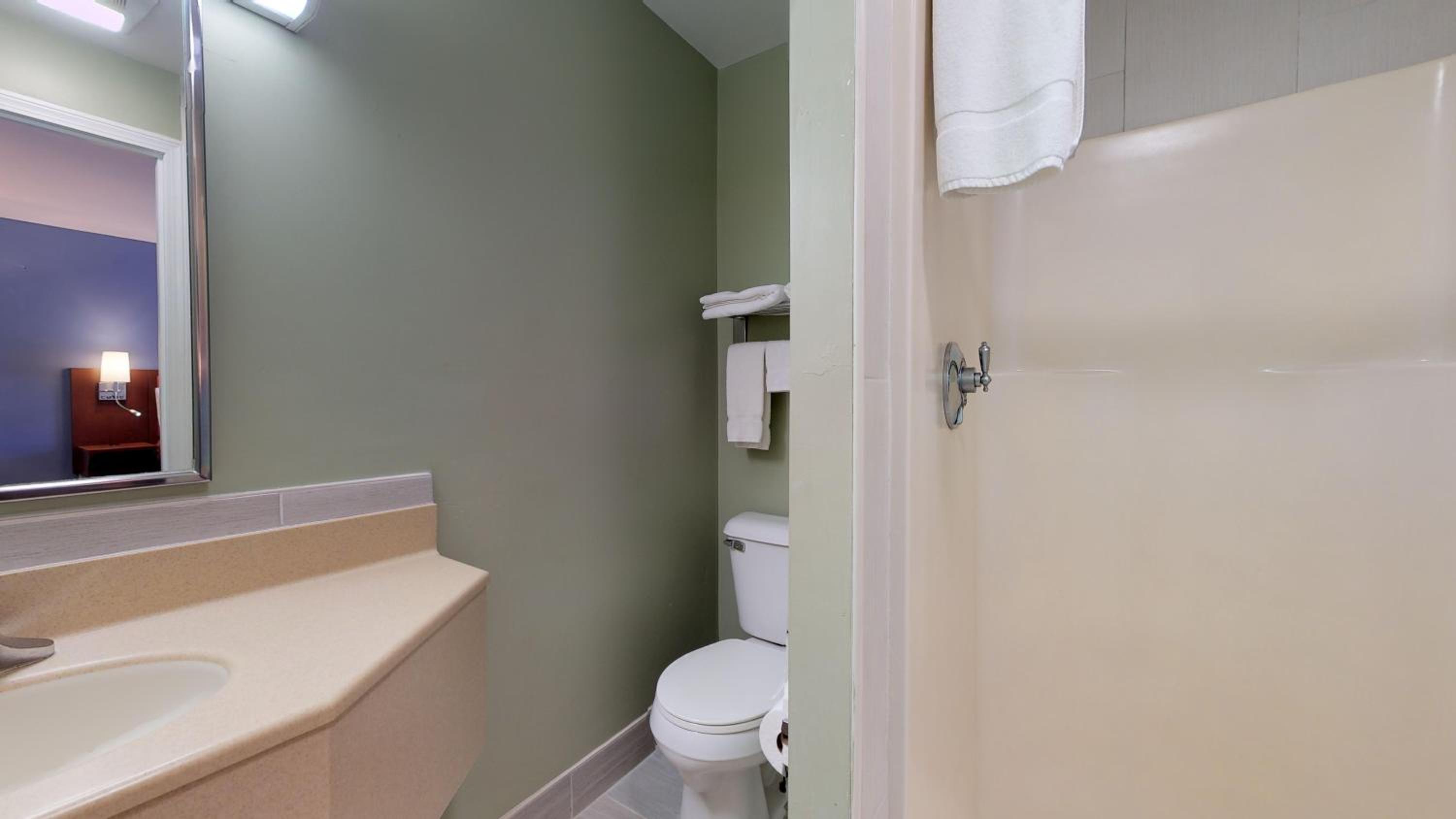 Standard Queen Room photo 2