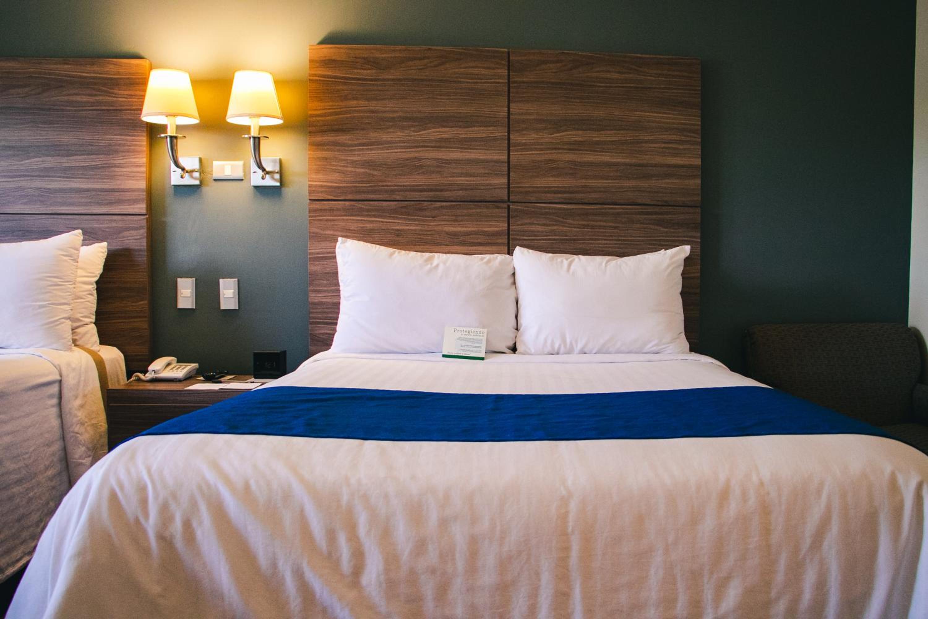 Executive Room with 2 Double Beds - Non Smoking - Photo 6