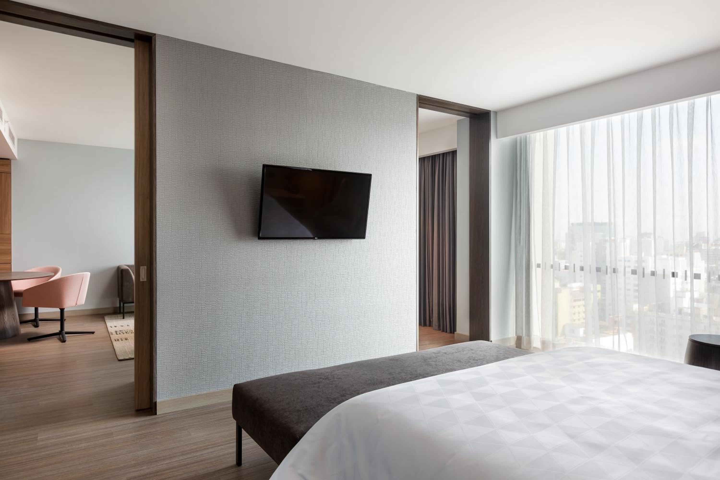 King Suite - Photo 6