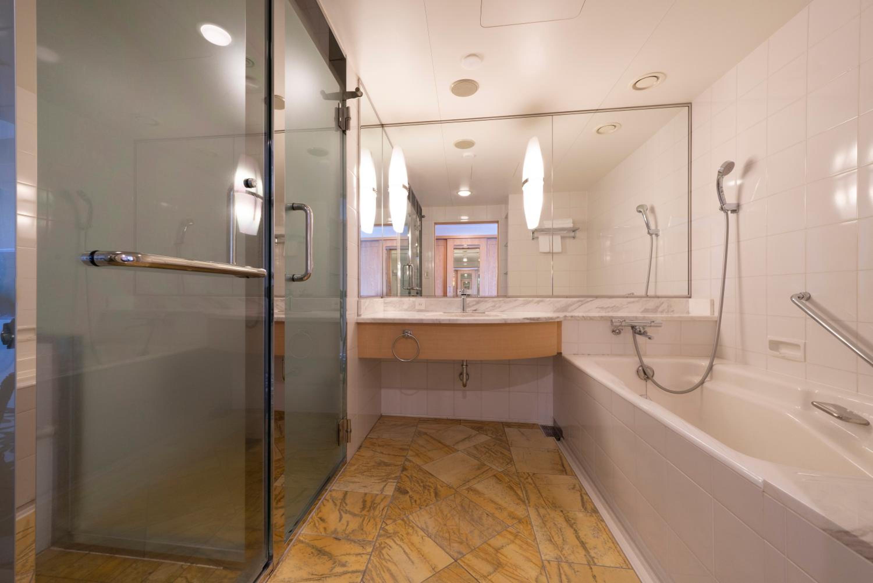 Premium Queen Room - Photo 3