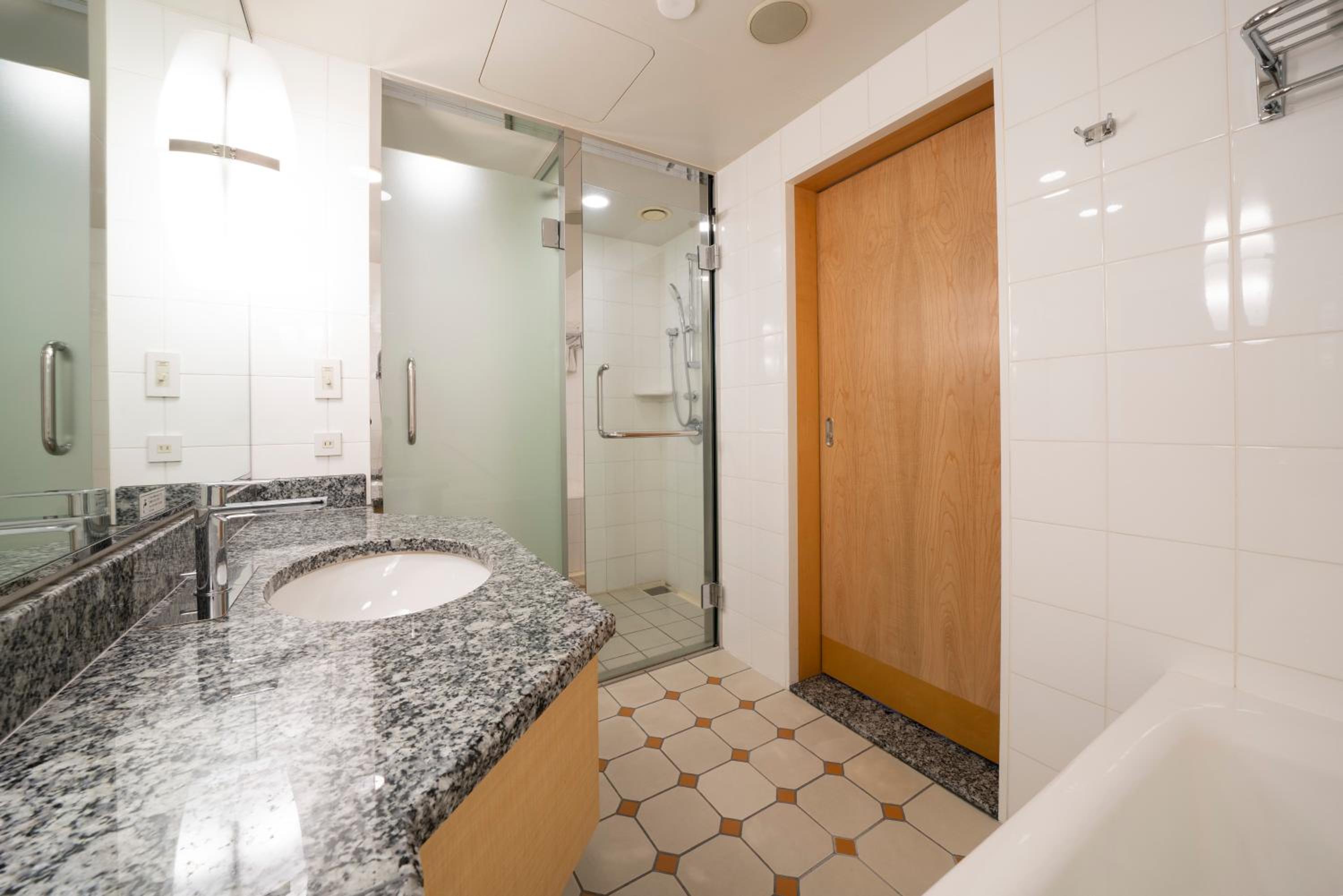Premium Queen Room - Photo 5