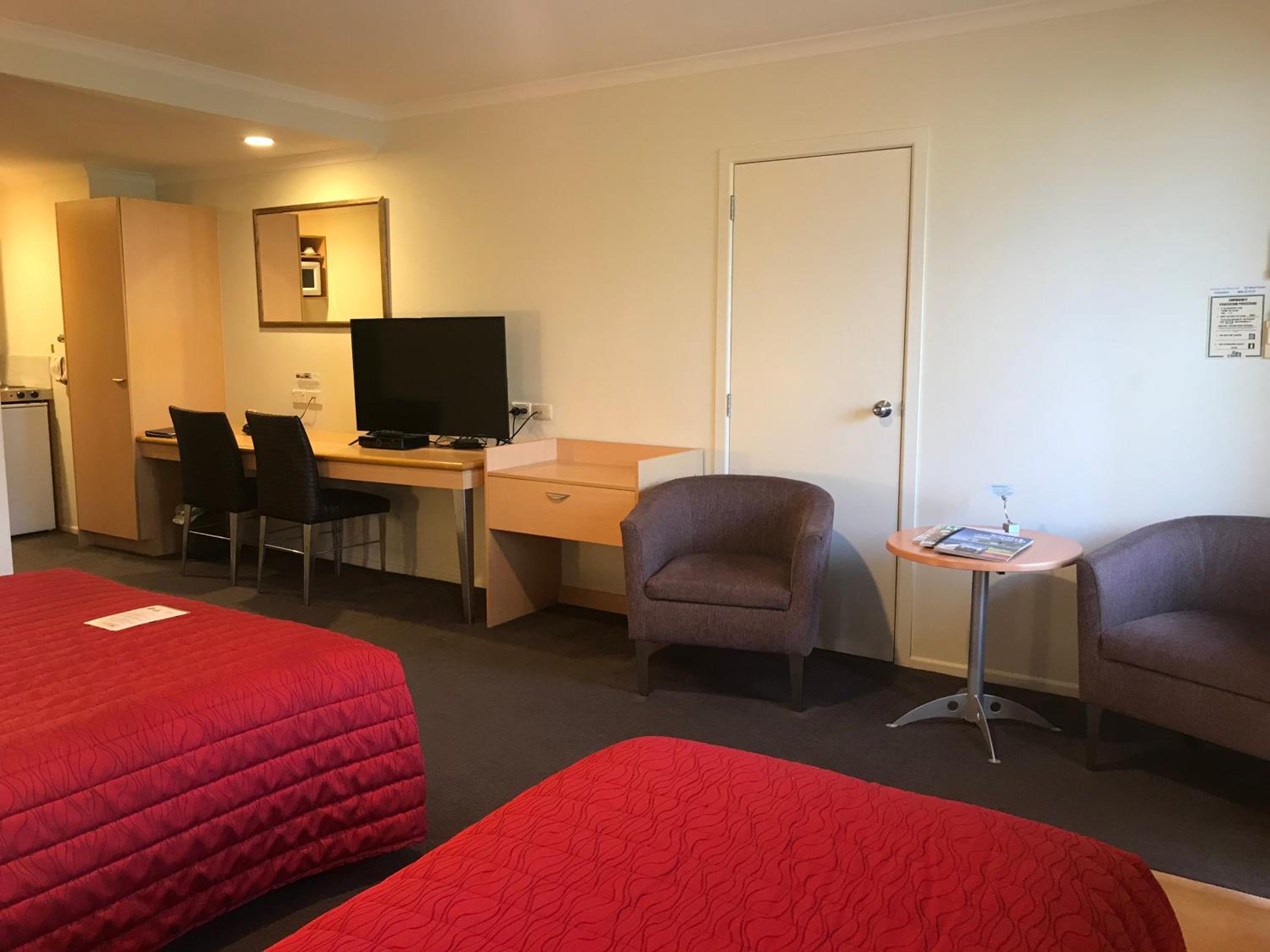 Twin Room - Disability Access photo 3