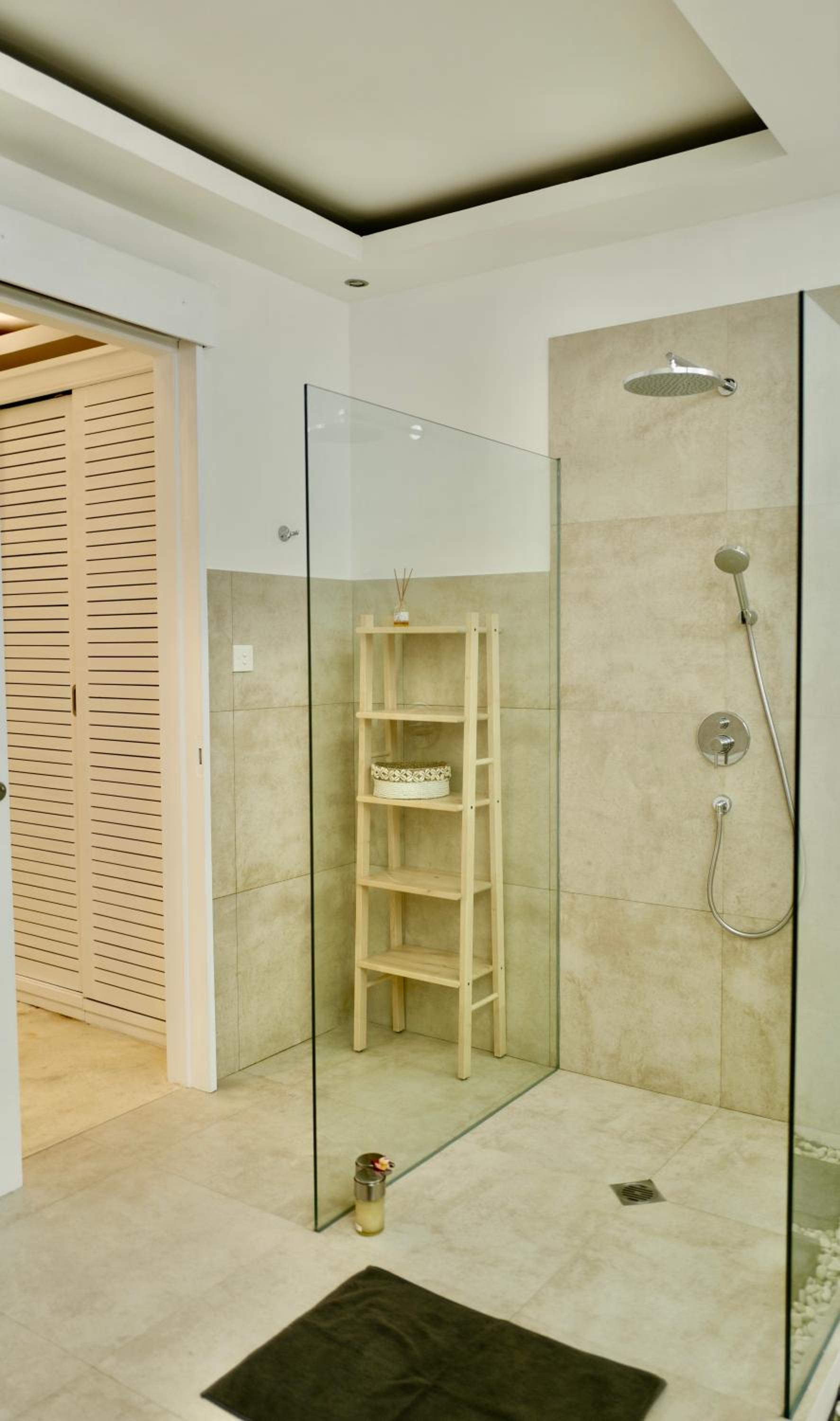 Three-Bedroom Villa with Private Pool - Photo 16