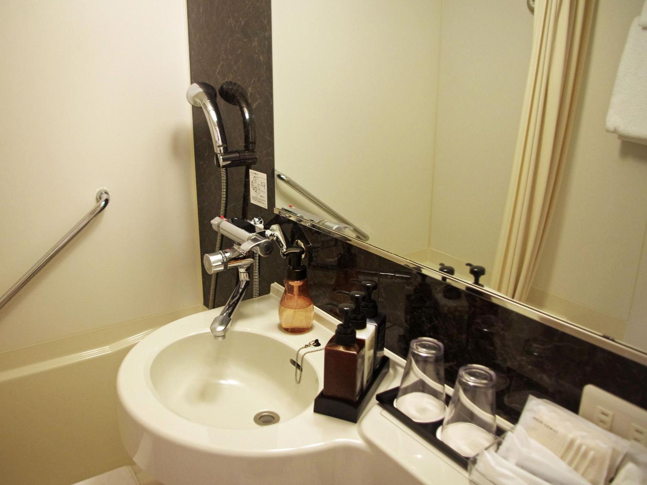 Single Room - Smoking photo 3