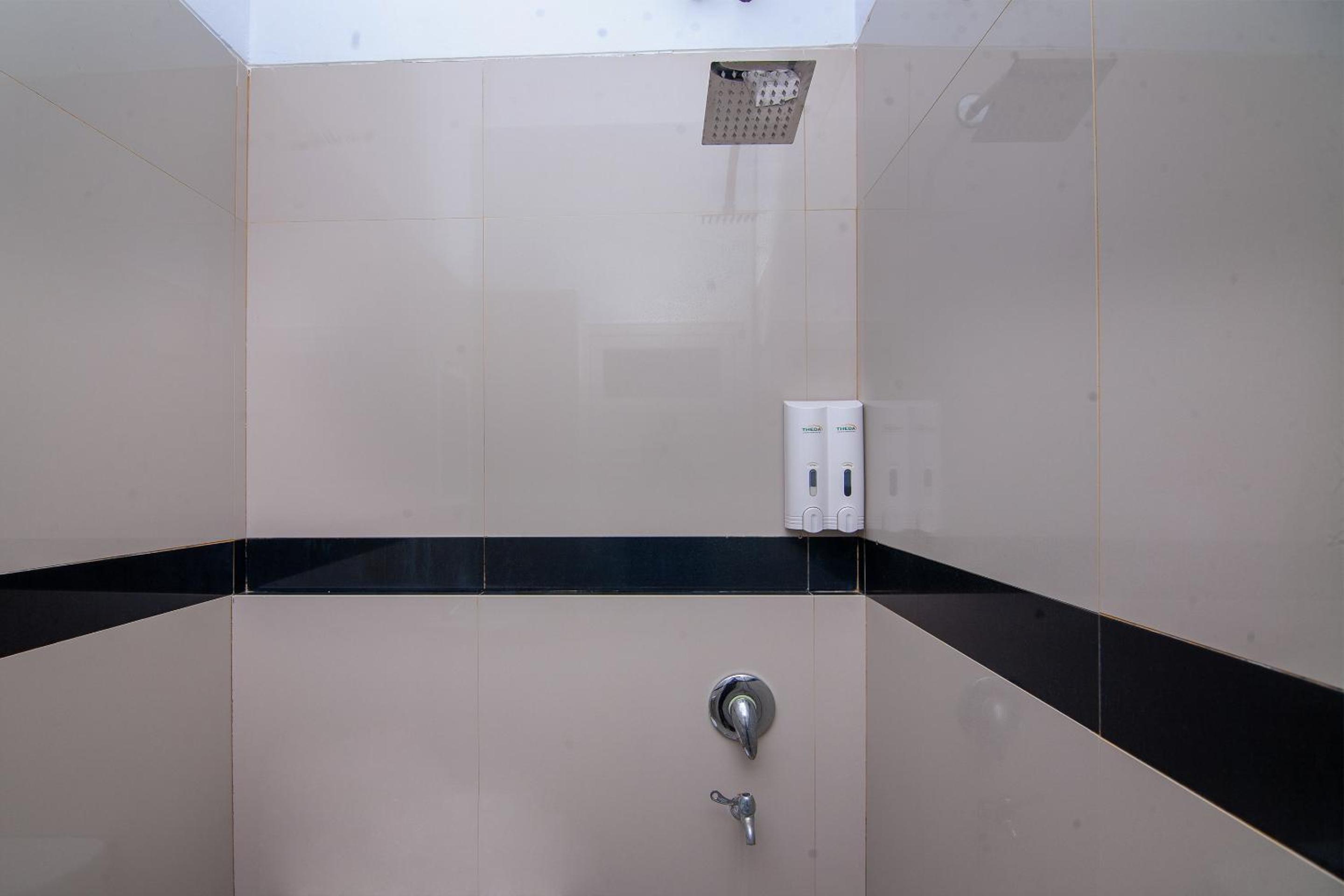 Standard Double Room - Photo 7