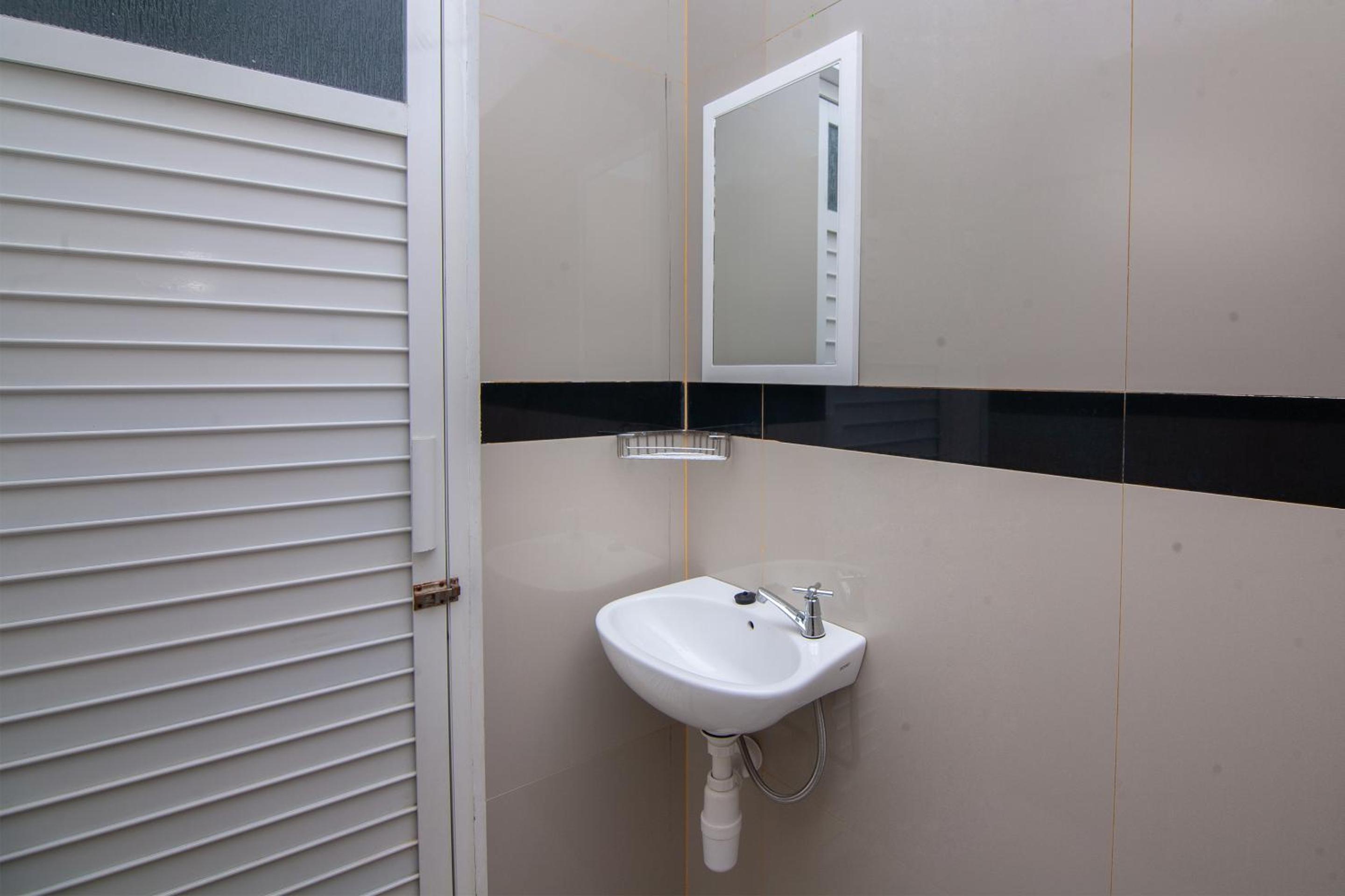 Standard Double Room - Photo 6