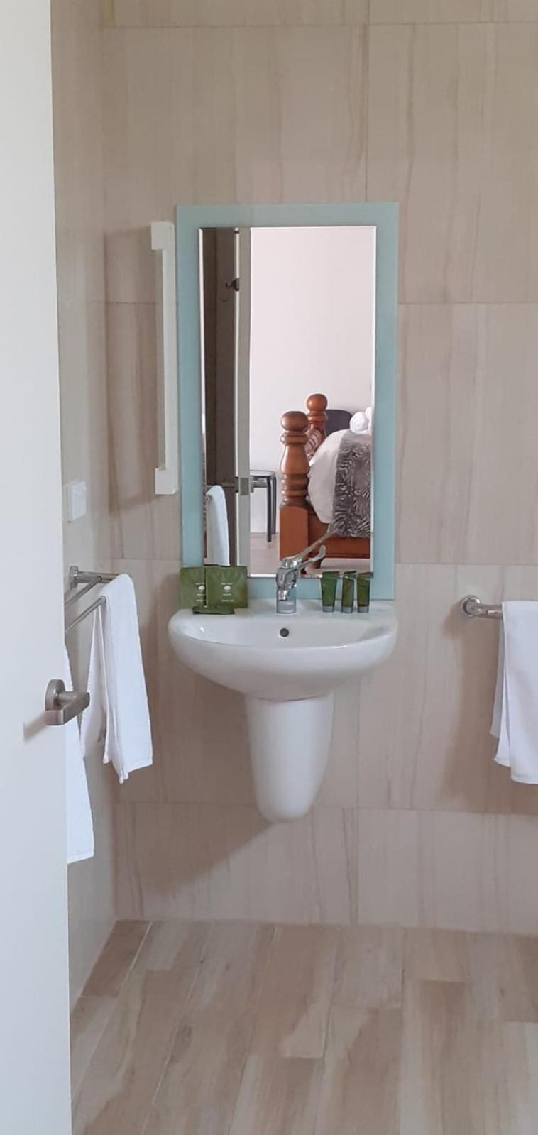 Queen Suite photo 3